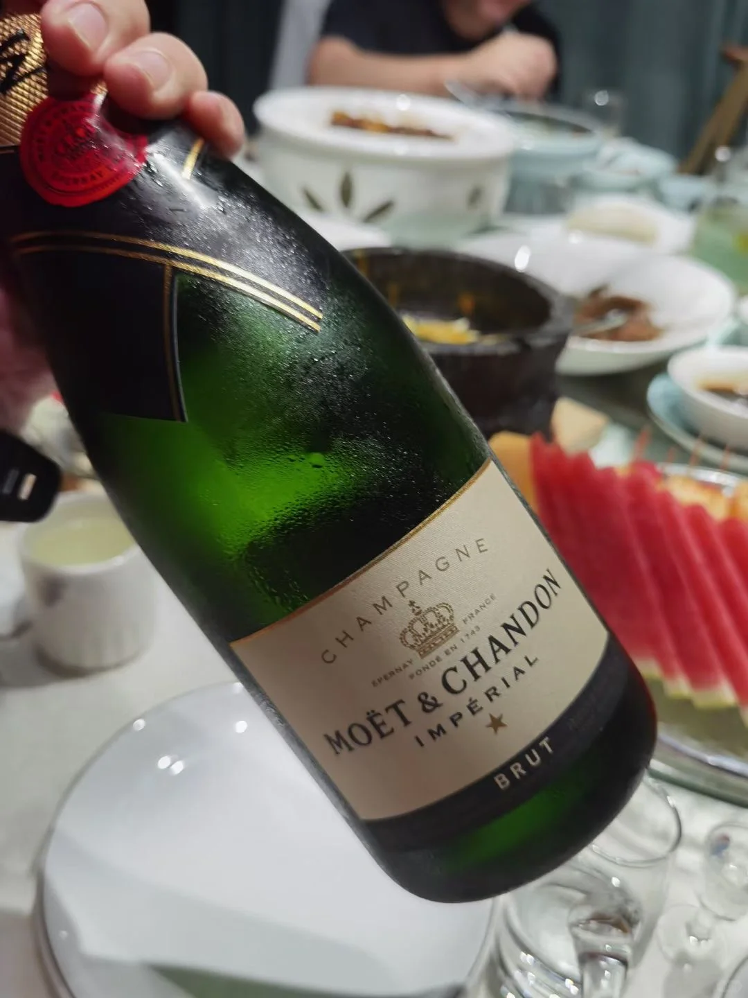 爱香槟，停不下来