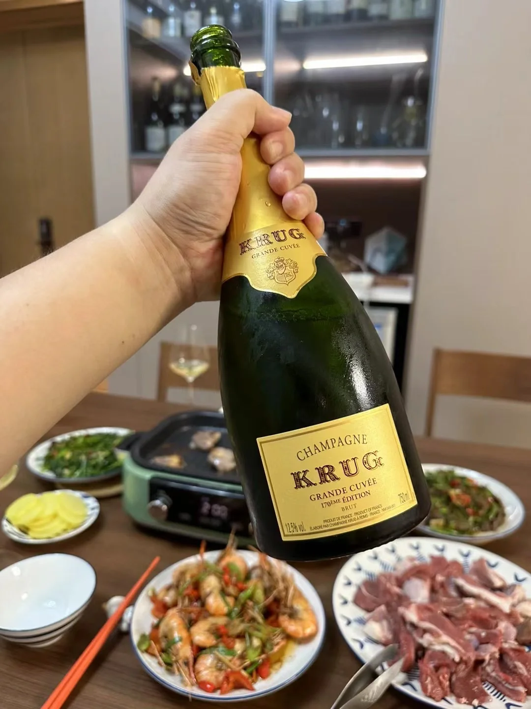 爱香槟，停不下来