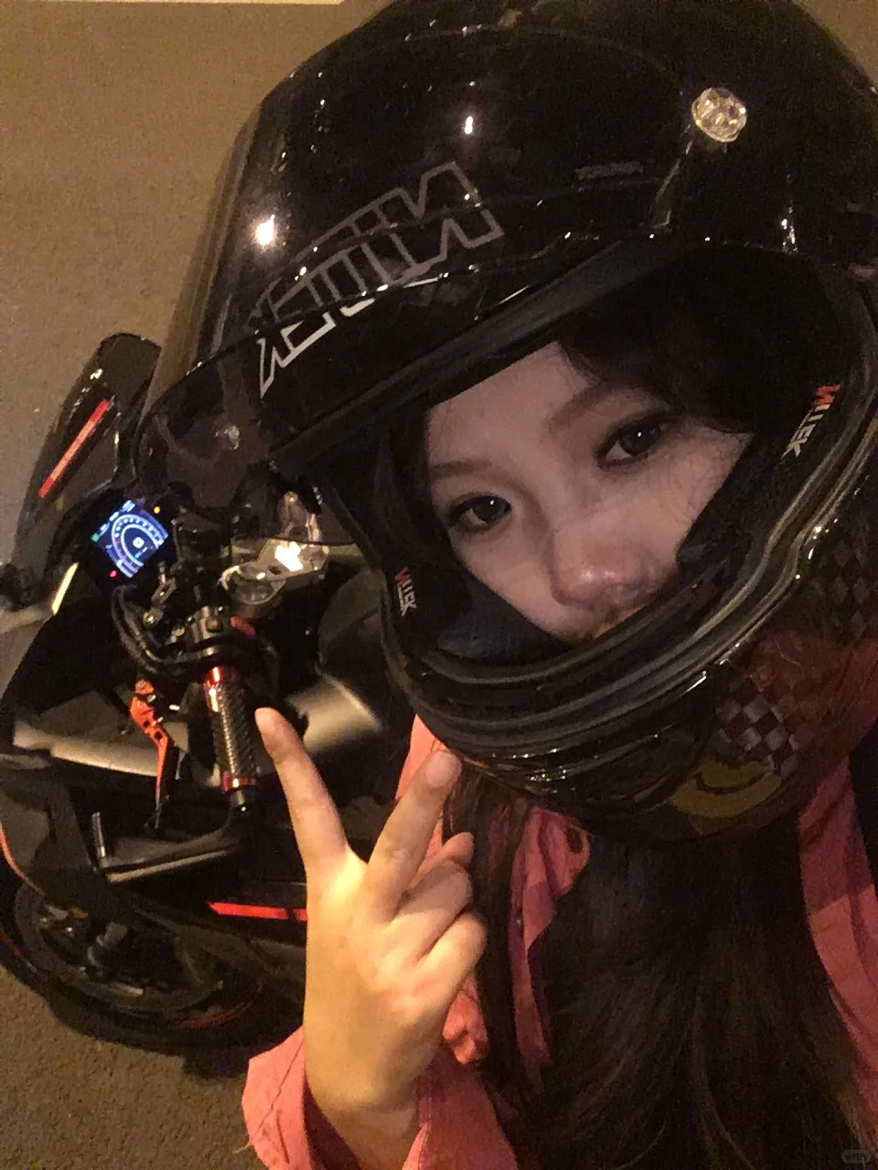 00后毕业生在牛马行业摸爬滚打一年后决定..