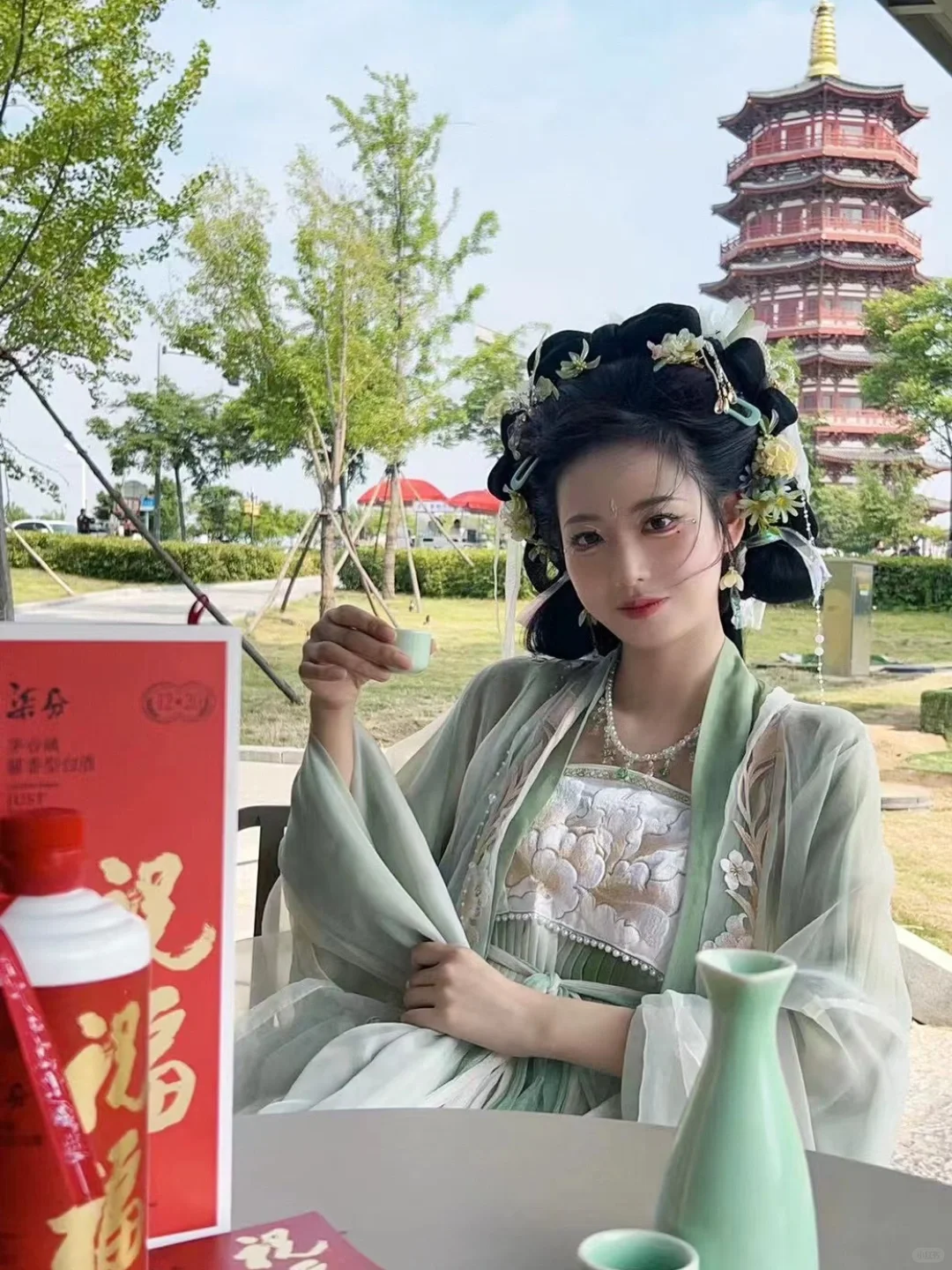 用柒分酱酒搞社交的女生，人脉开挂指南
