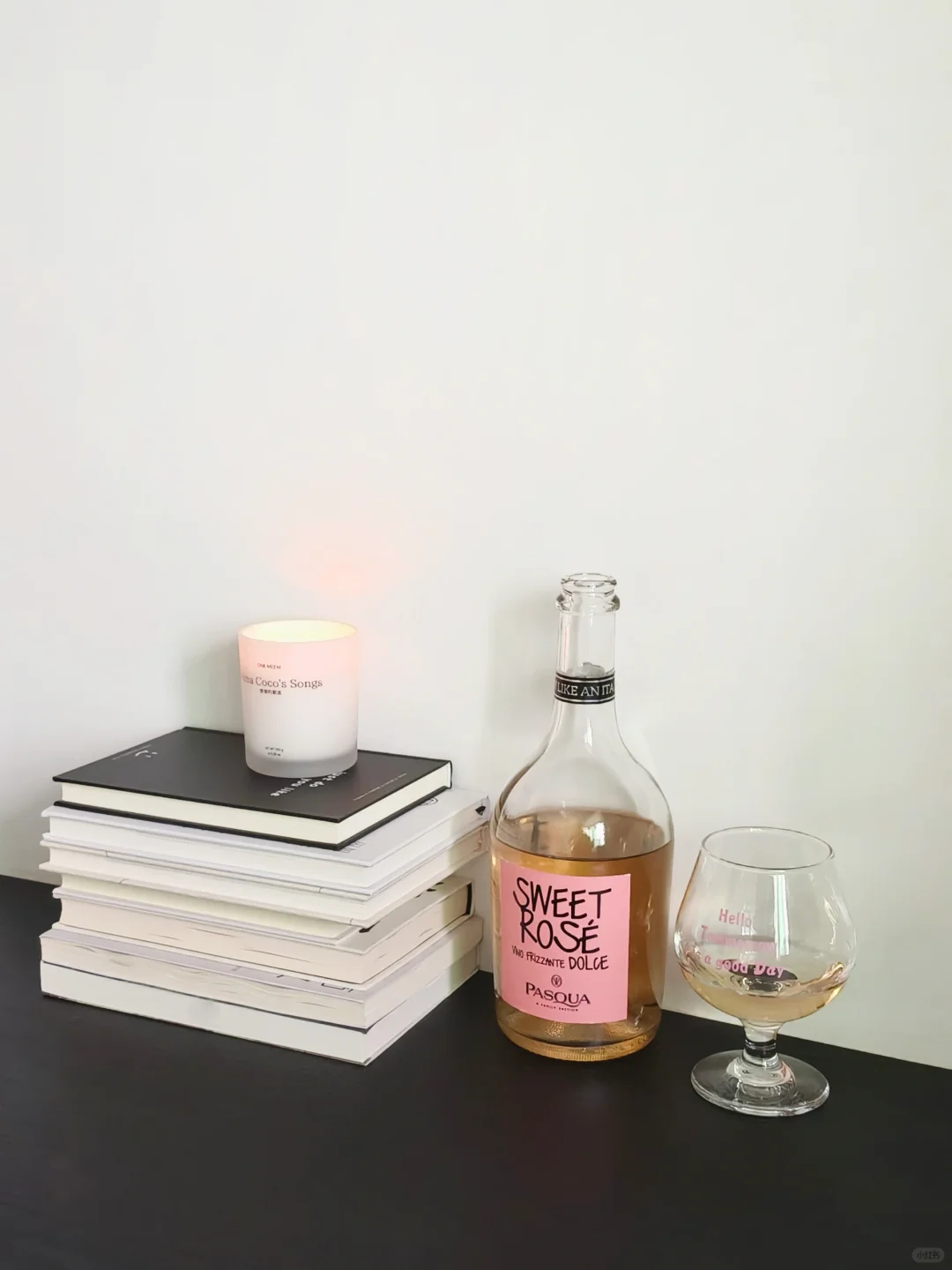 举杯 祝福妇女节快乐 ?