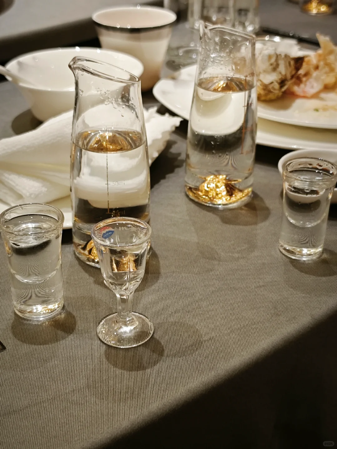 在饭局上喝自己品牌的白酒?