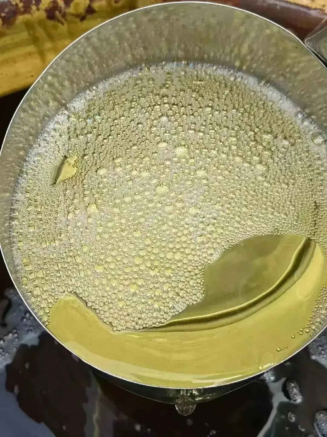 酒坛子里打老酒，闻着都醉呼呼的