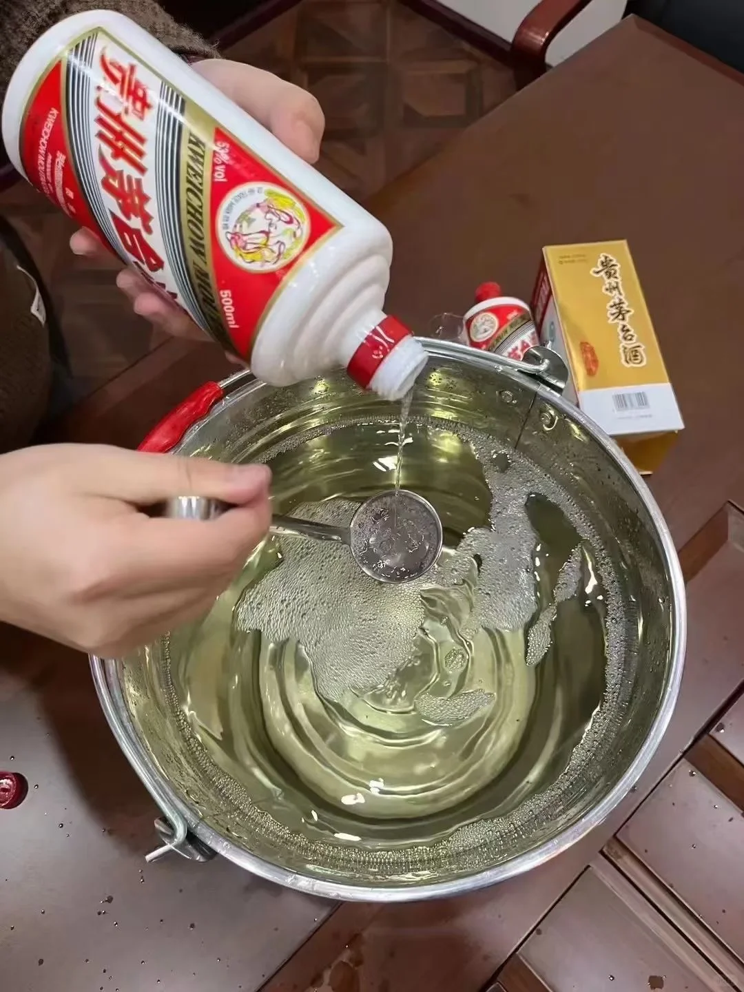 茅台酒那么贵，茅台内部员工偷喝怎么办？