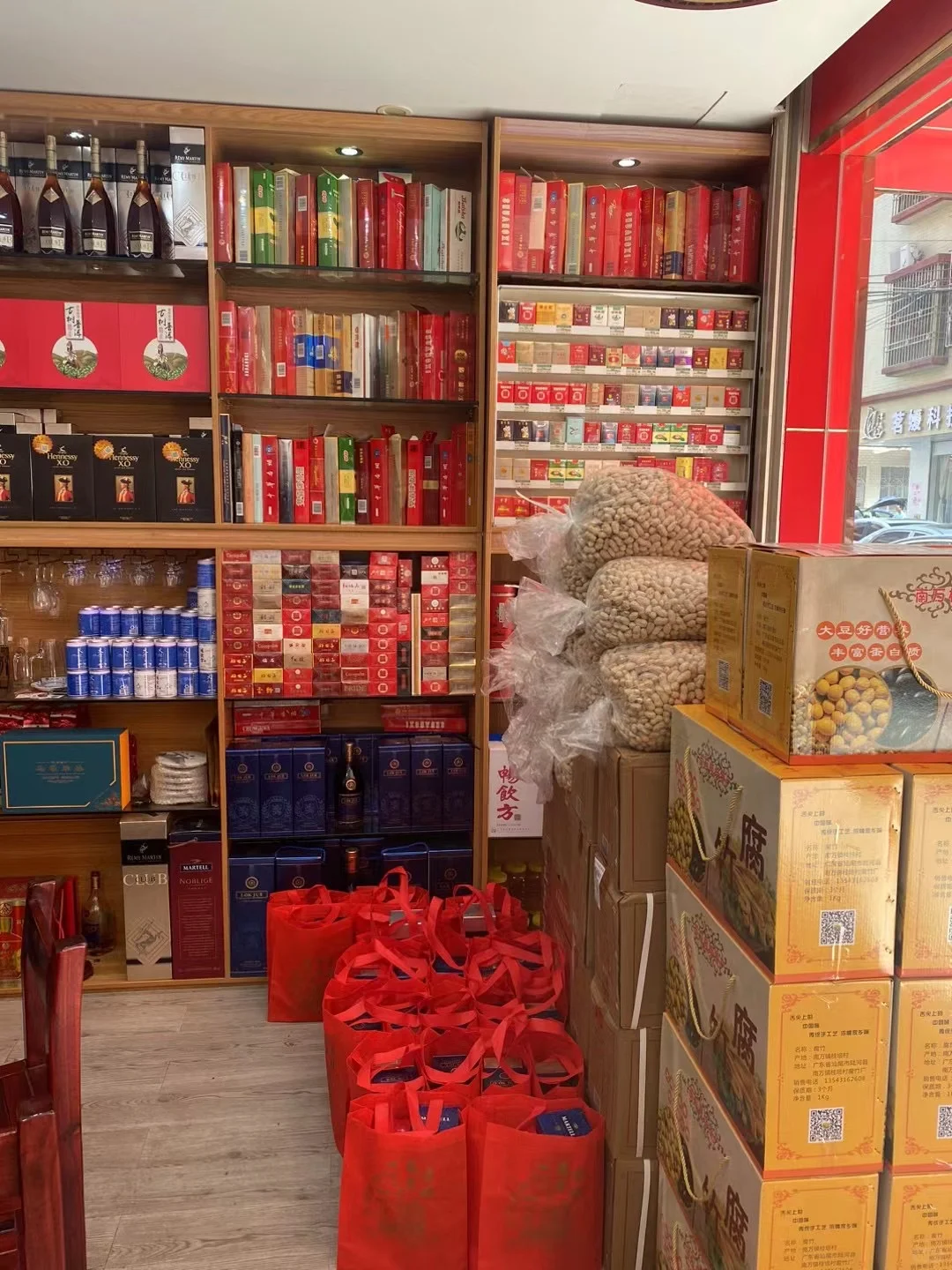 天呐,烟酒店到底是靠啥赚钱?