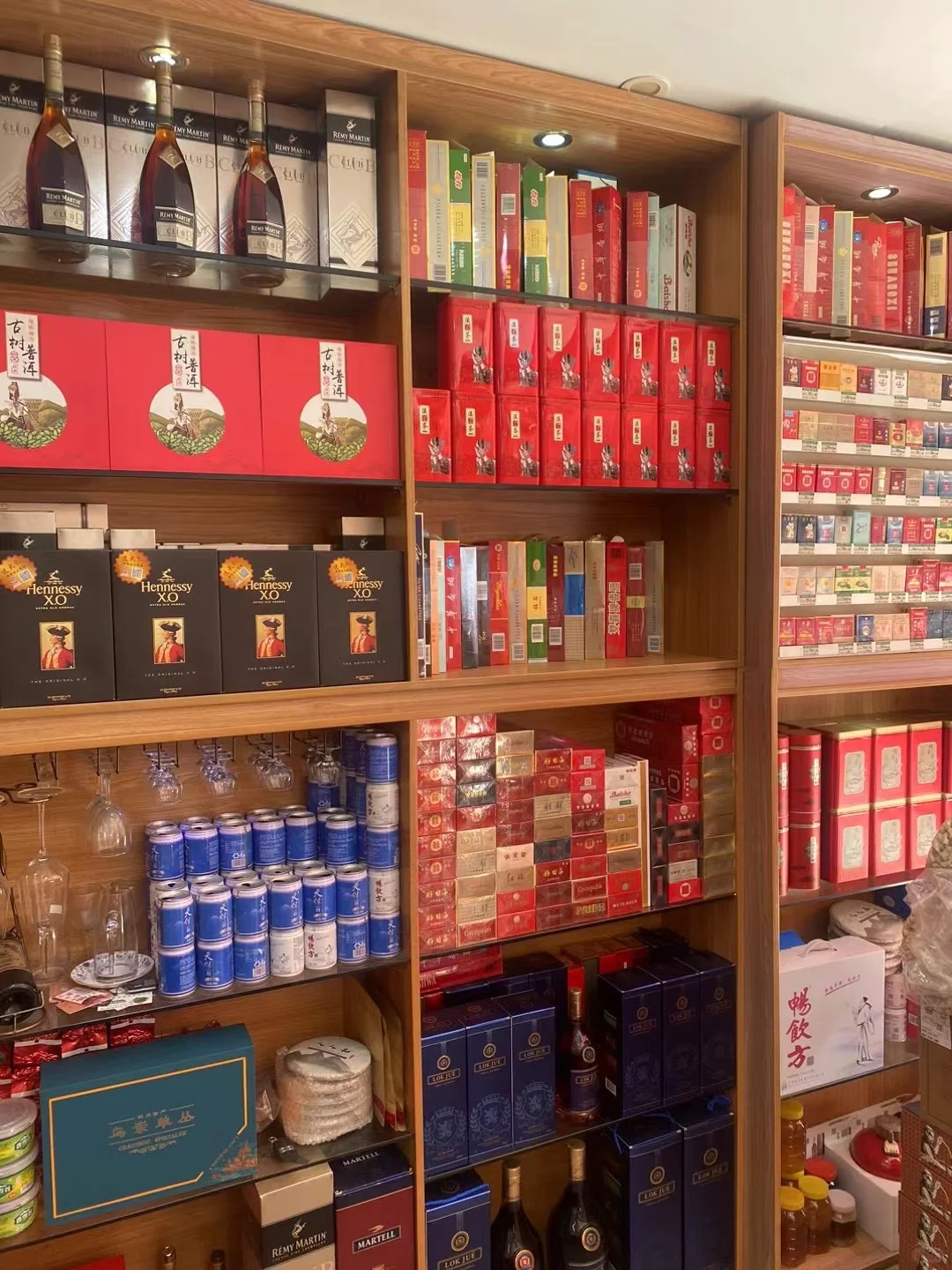 天呐,烟酒店到底是靠啥赚钱?