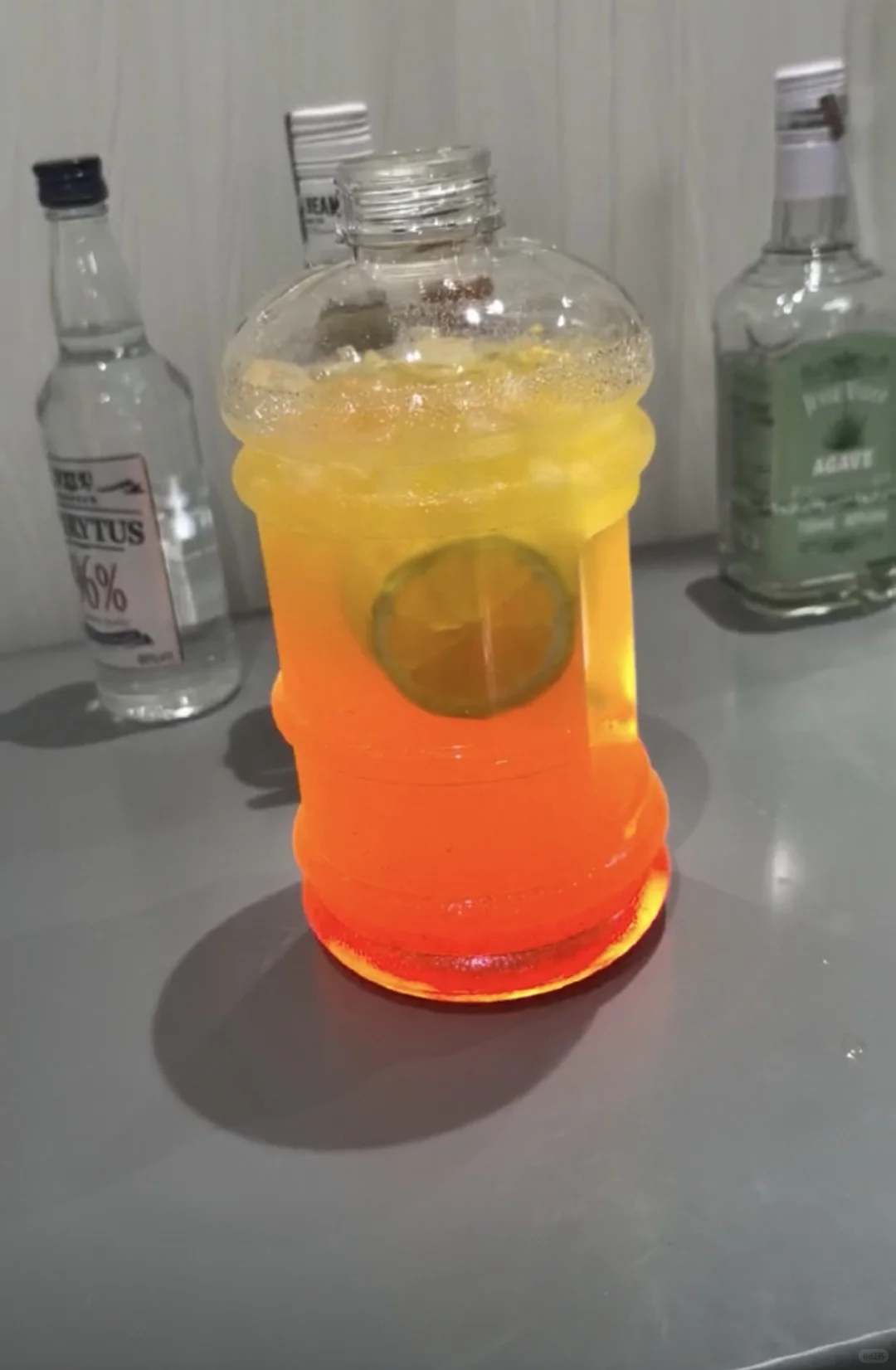 在小县城开线上酒馆