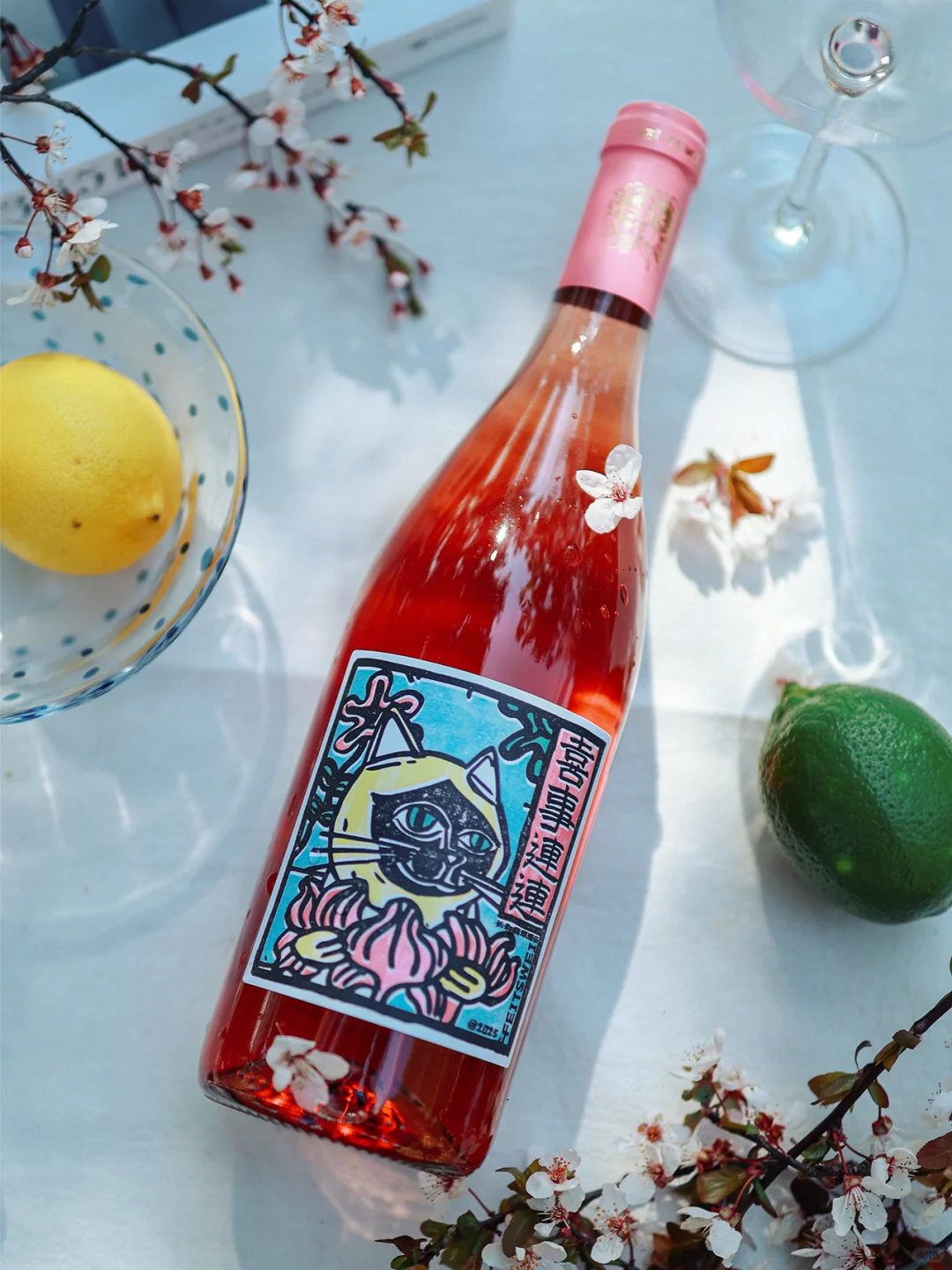 春色酿作酒，春风兑作诗