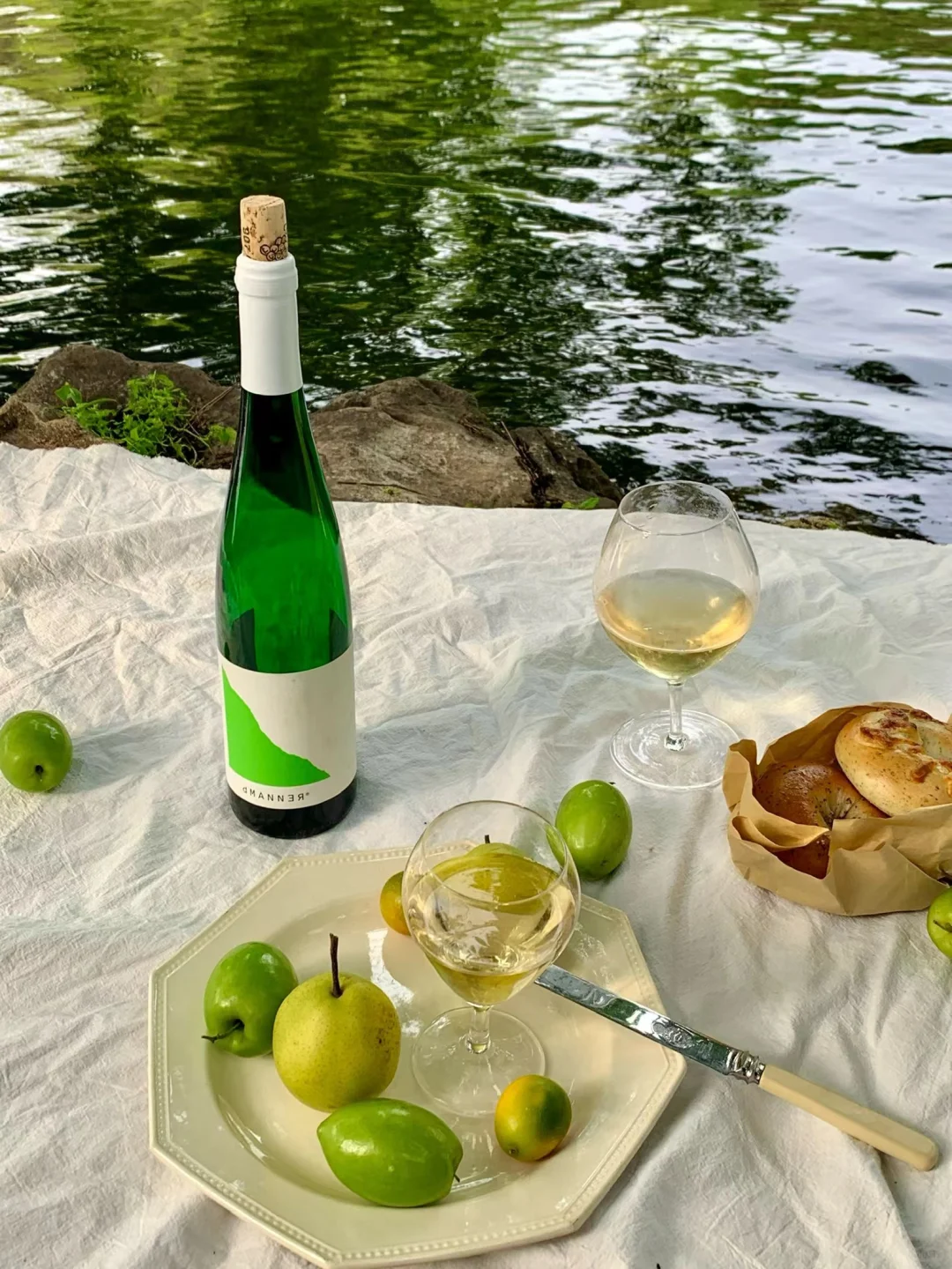 湖边小酌