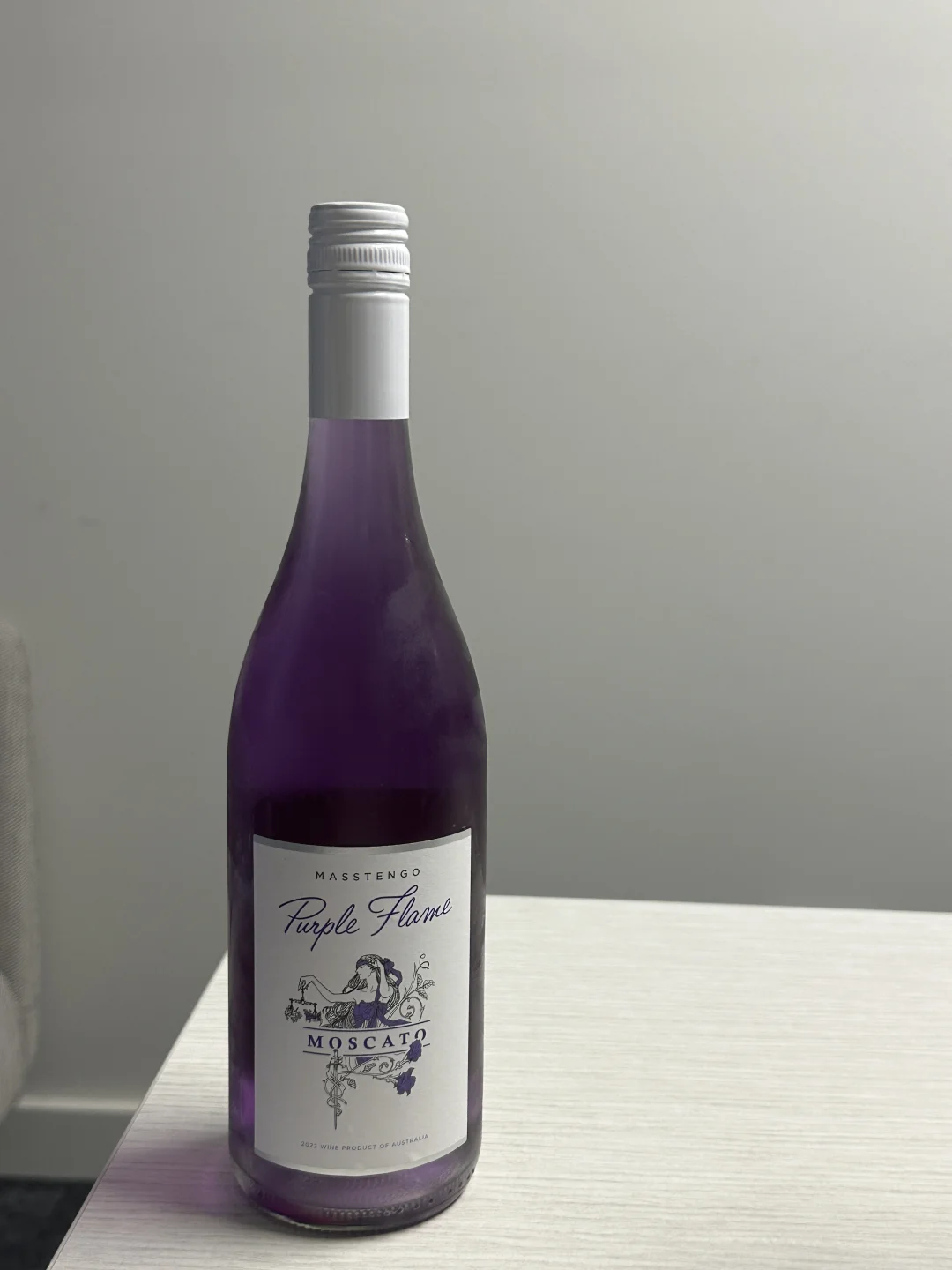 紫色的葡萄酒