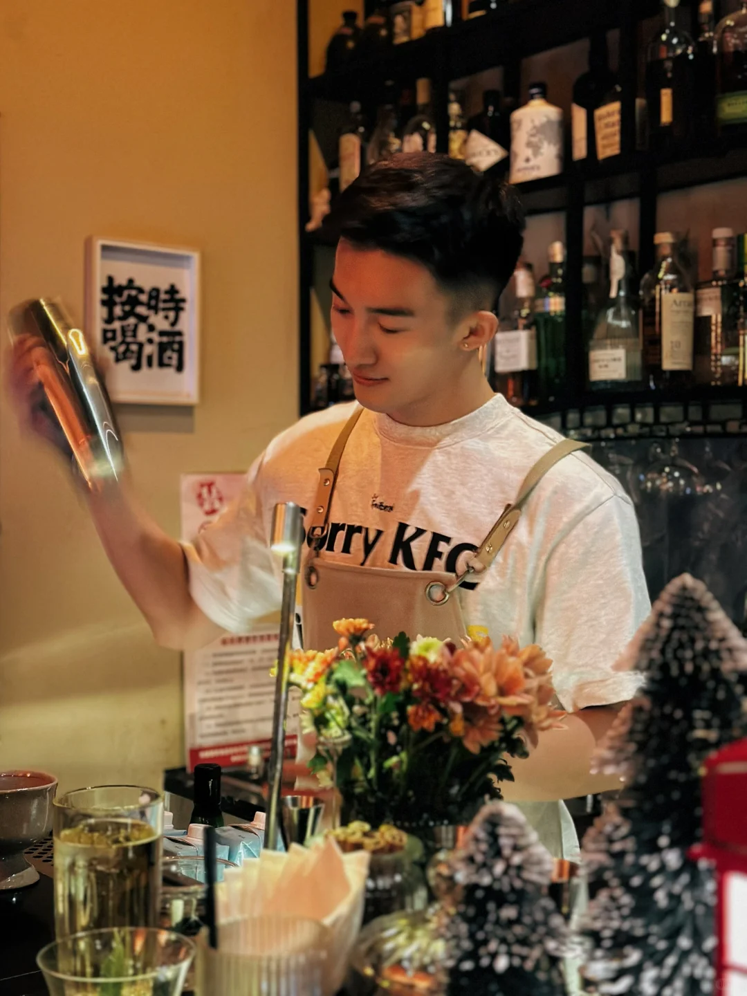 晚上还要“兼职”调酒师?