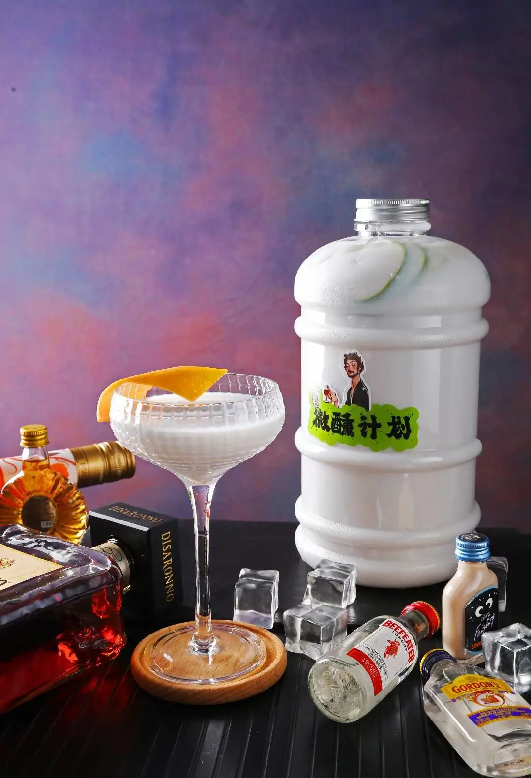 鸡尾酒品牌加盟指南：抓住年轻消费市场商机