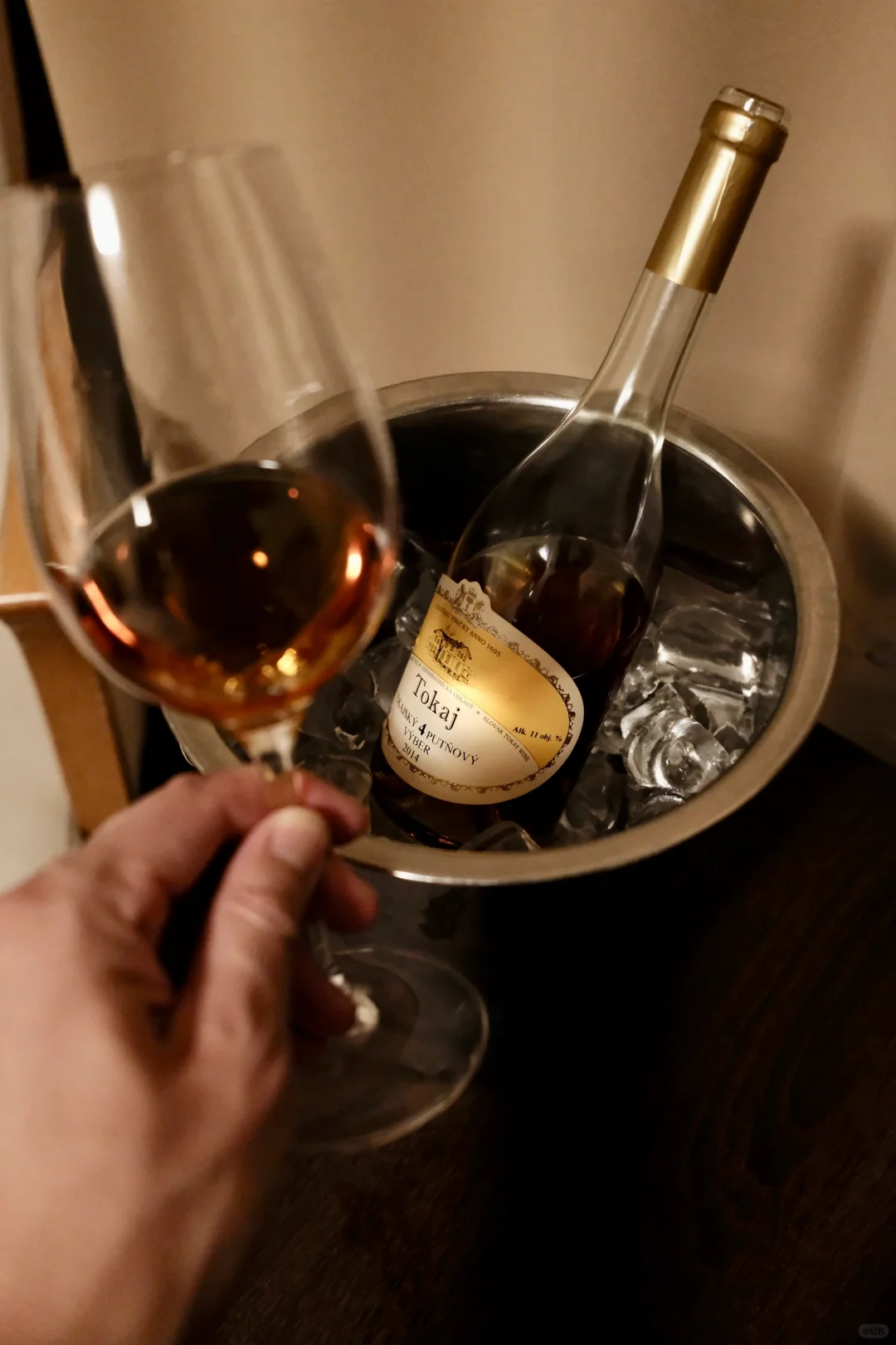 攻略｜司机师傅看着我的瓶子..托卡伊葡萄酒