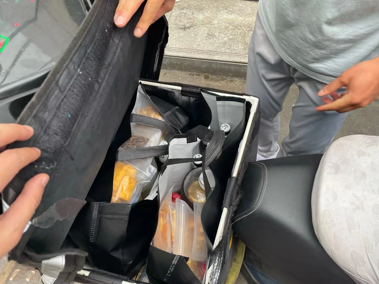 线上酒馆00后创业月入过万
