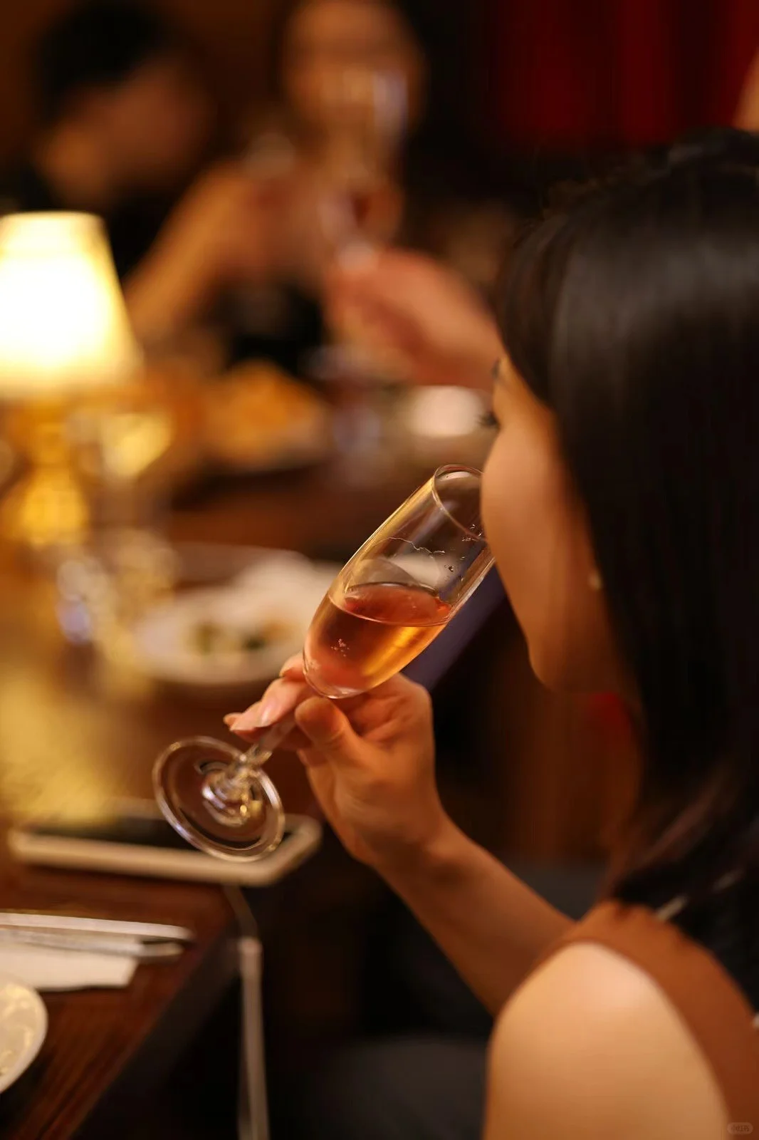 社交穿搭&葡萄酒社交礼仪品酒会