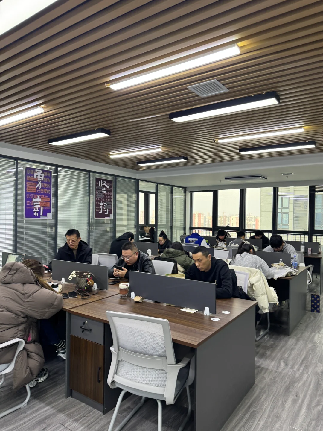 我的公司，只有十几个人，一年利润数千萬