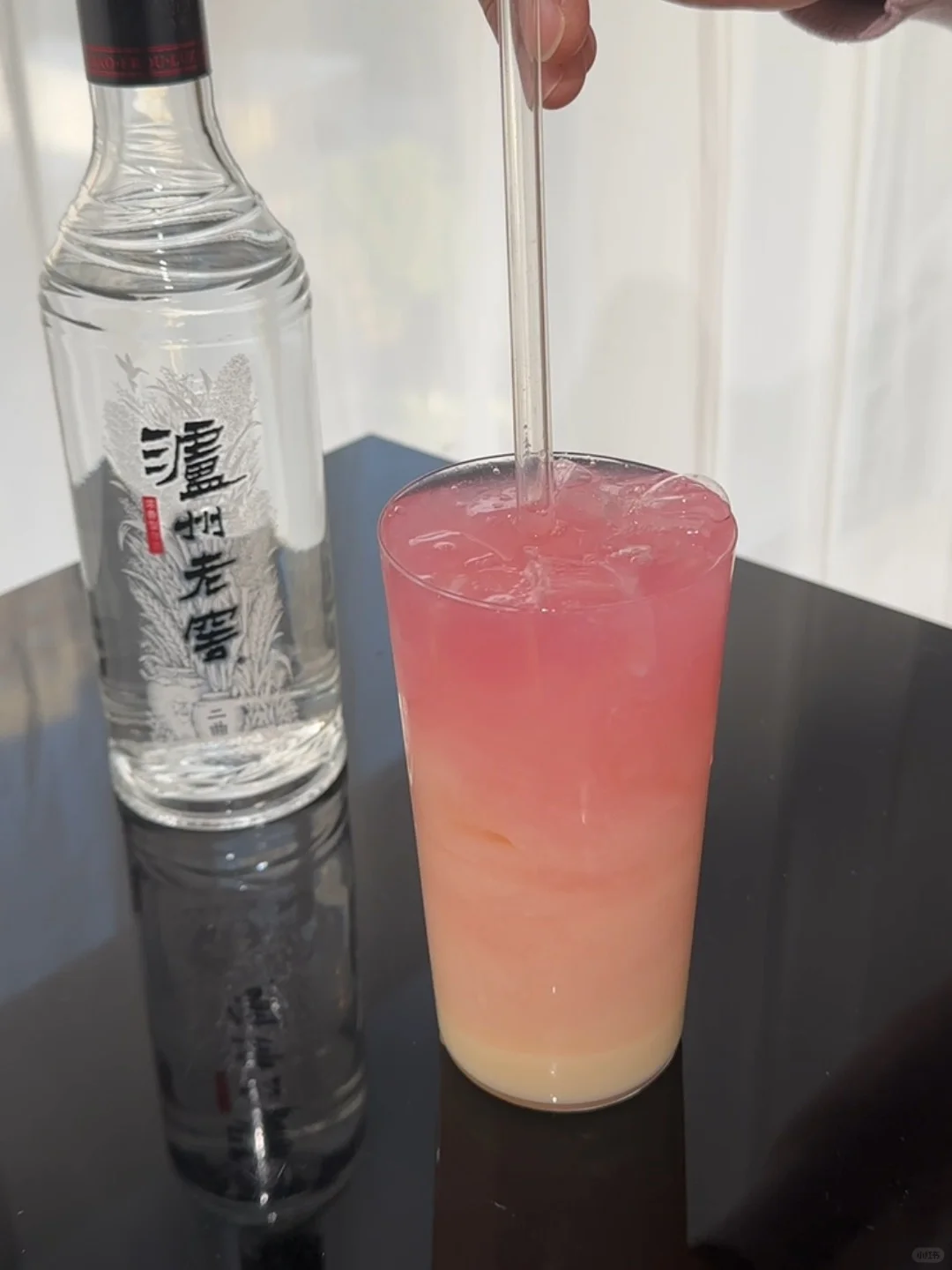 今日微醺“青山粉黛”粉色调酒好看又好喝！