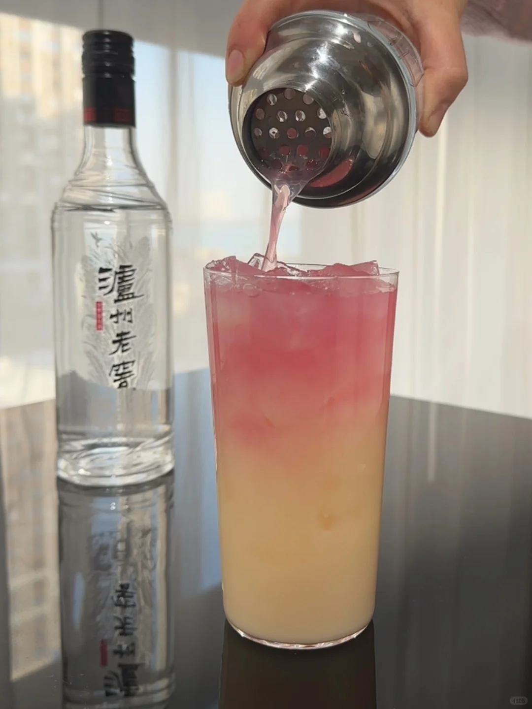 今日微醺“青山粉黛”粉色调酒好看又好喝！
