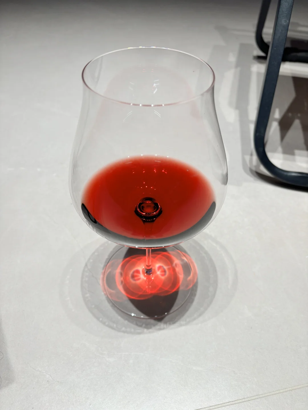 这一刻，酒杯带来的情绪价值拉满了?