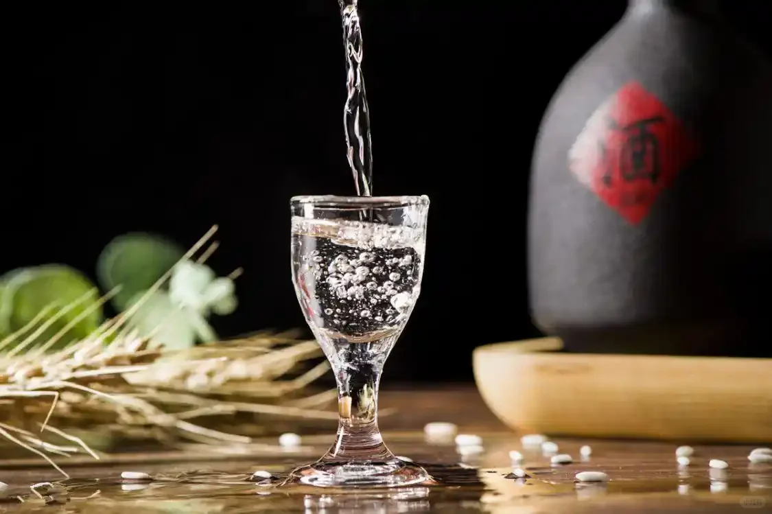 一瓶茅台为何贵过黄金？揭秘5大稀缺密码