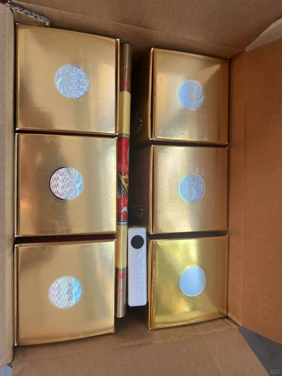原装飛天茅台53度 朋友送公司的几箱