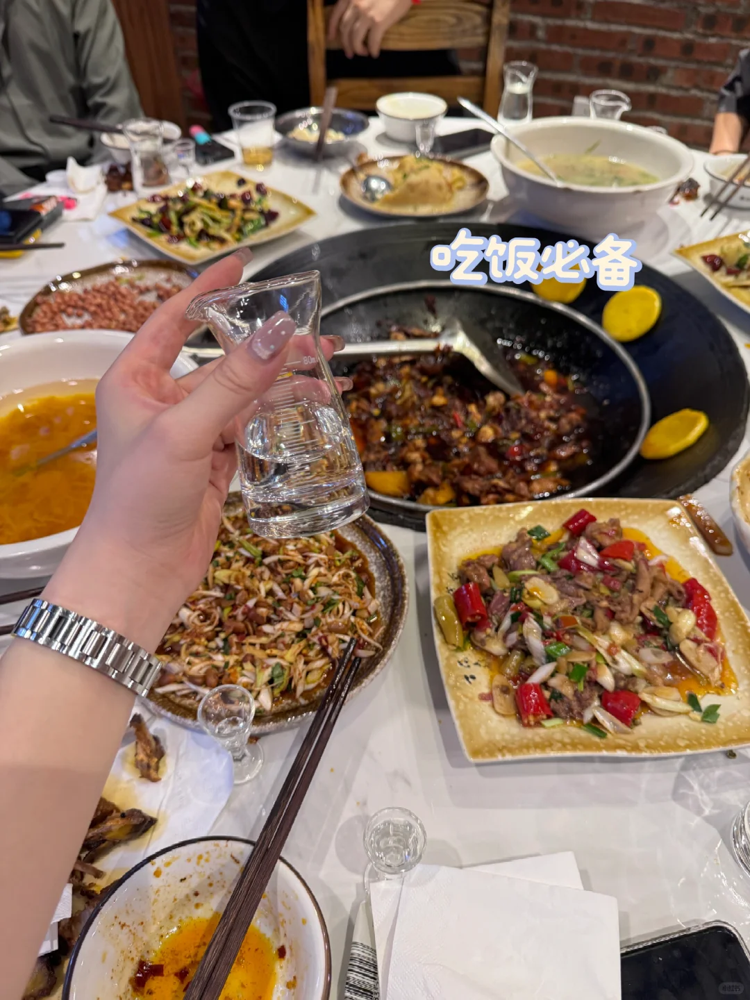 柴火鸡很香，酒也很香?