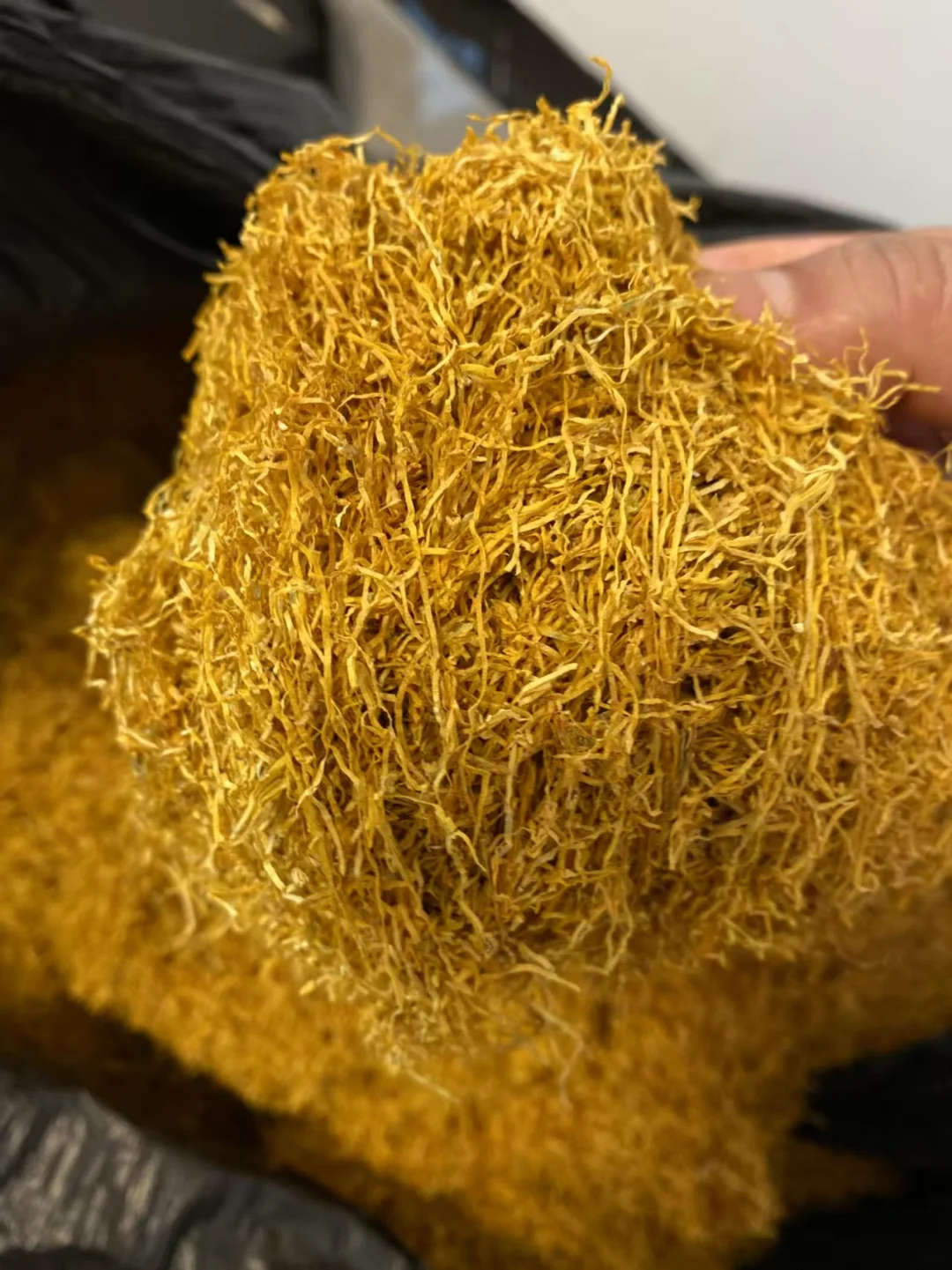 烟丝为什么喷白酒蜂蜜