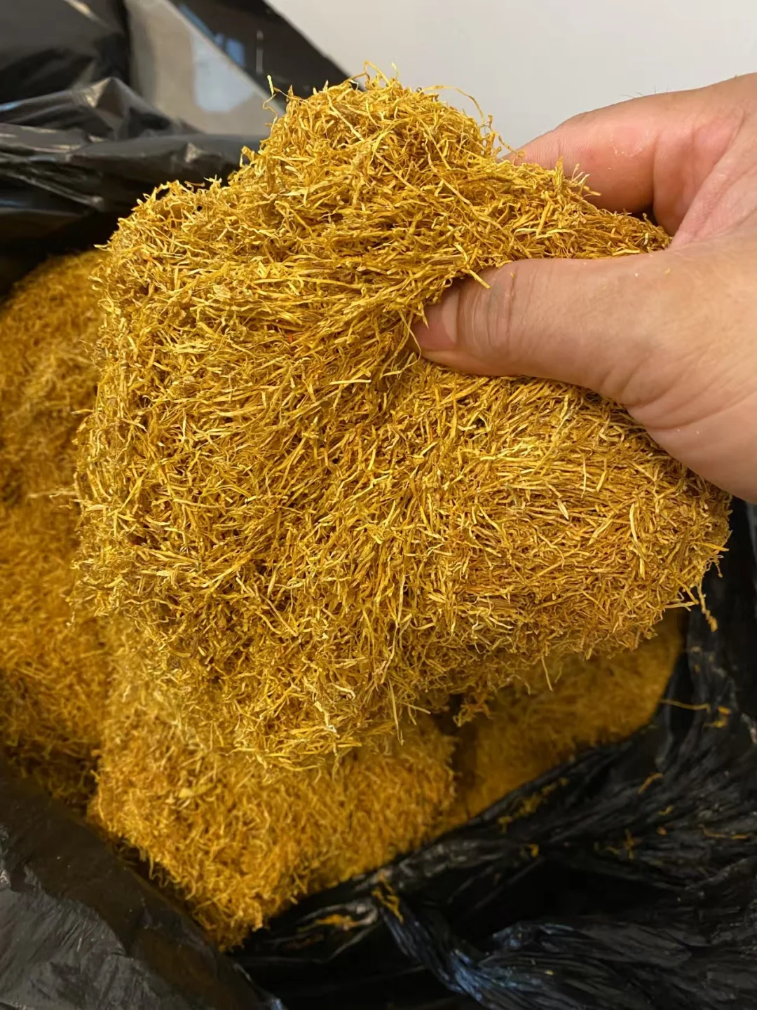 烟丝为什么喷白酒蜂蜜