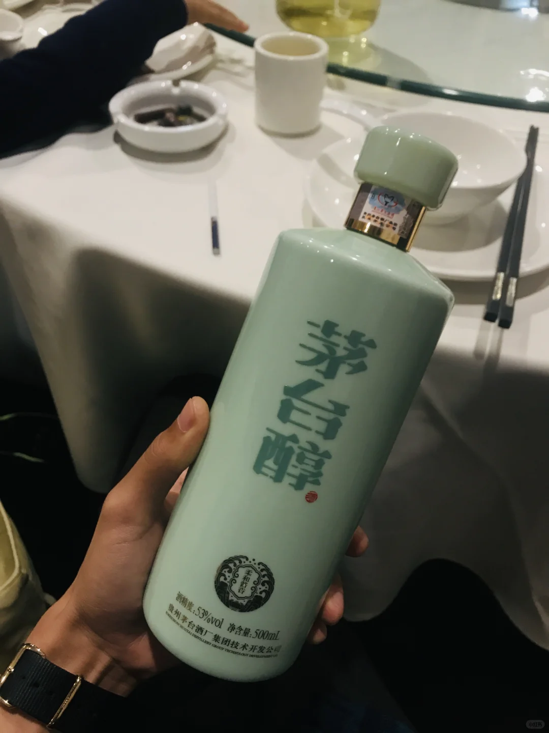 00后女大学生在清远做白酒销售