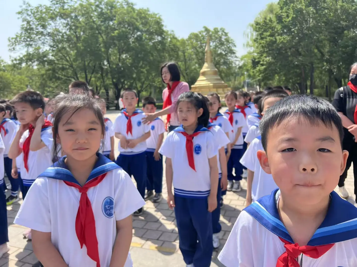 又一名少先队员