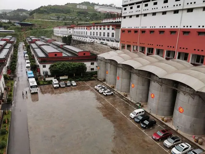 酱酒定制：白酒行业破局新赛道