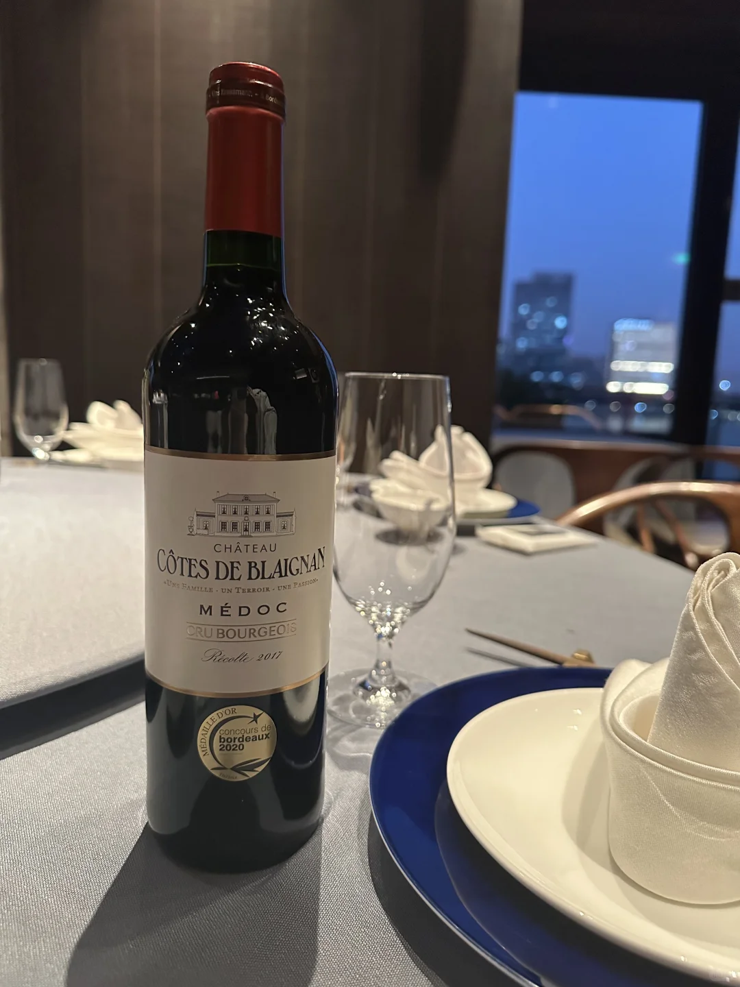 这支百元红酒喝出千元质感?周末闺蜜局