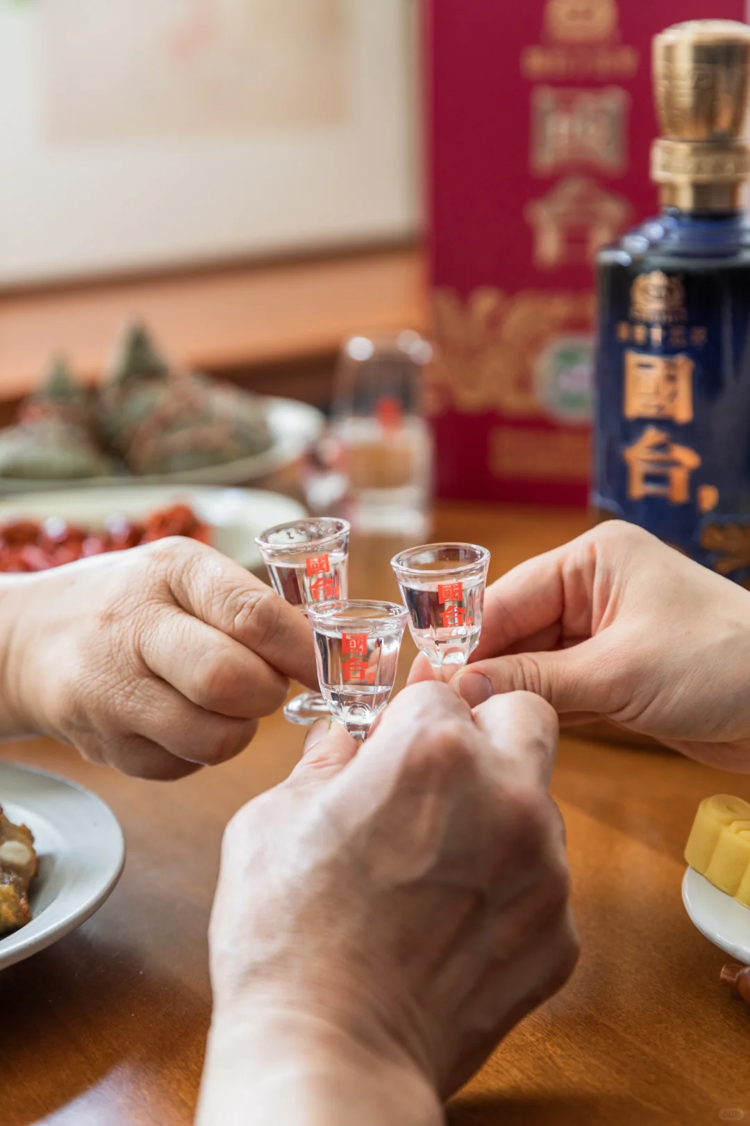 端午家宴∣相聚即美好，举杯国台祝夏安