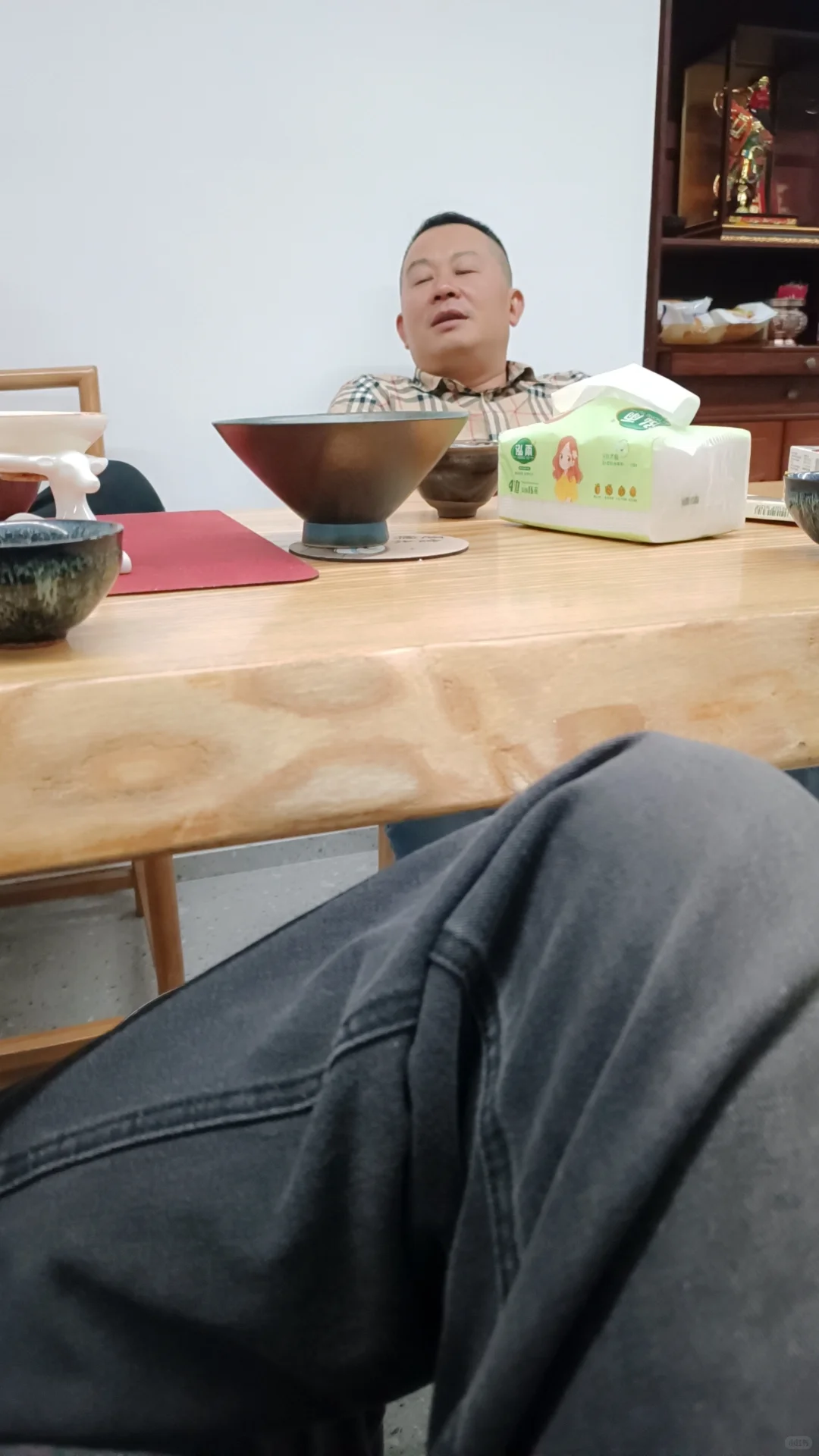 今天对接的是地毯行业的大佬陈总，酒喝多了