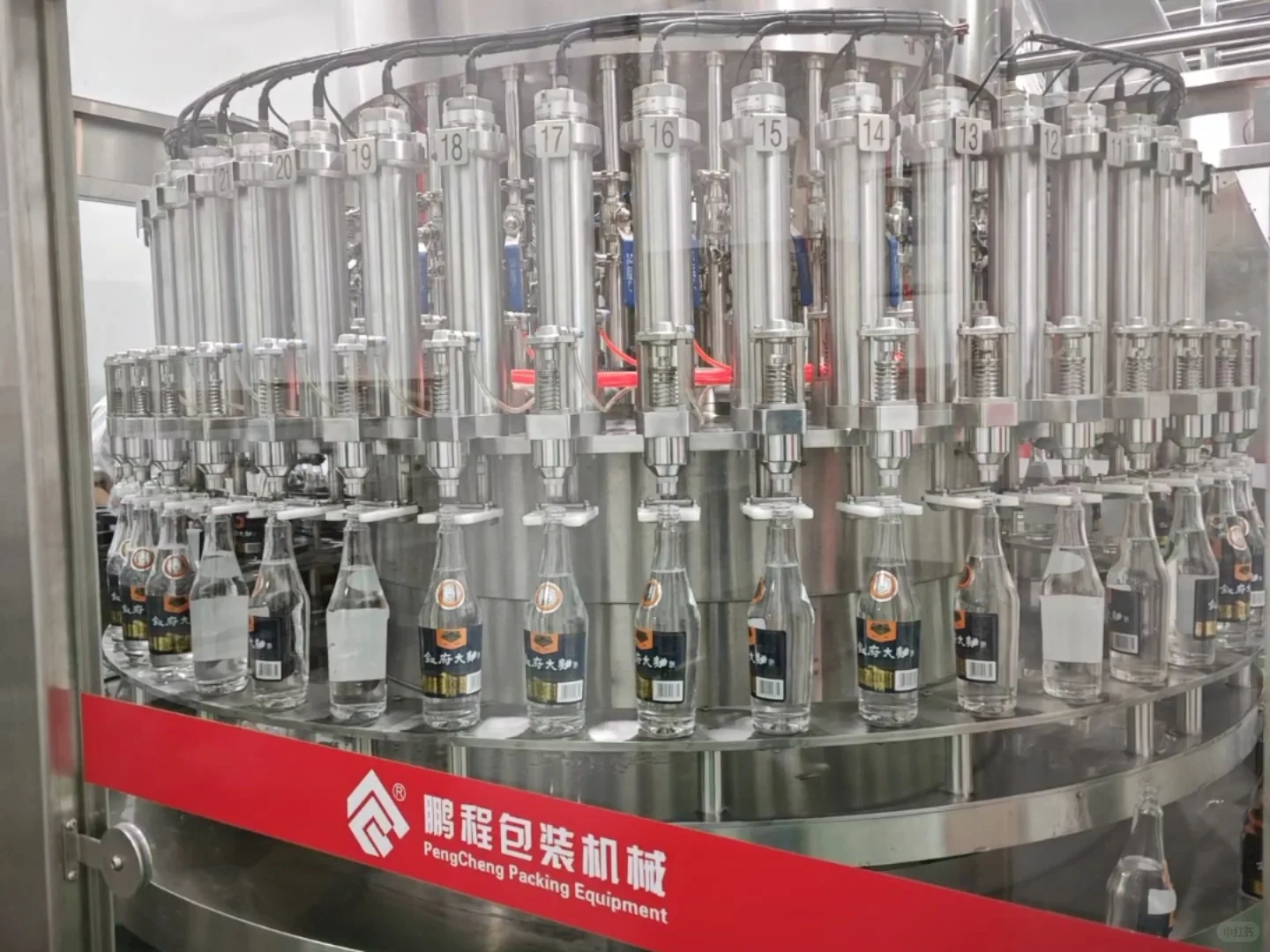 带你参观酒企的酒水包装车间