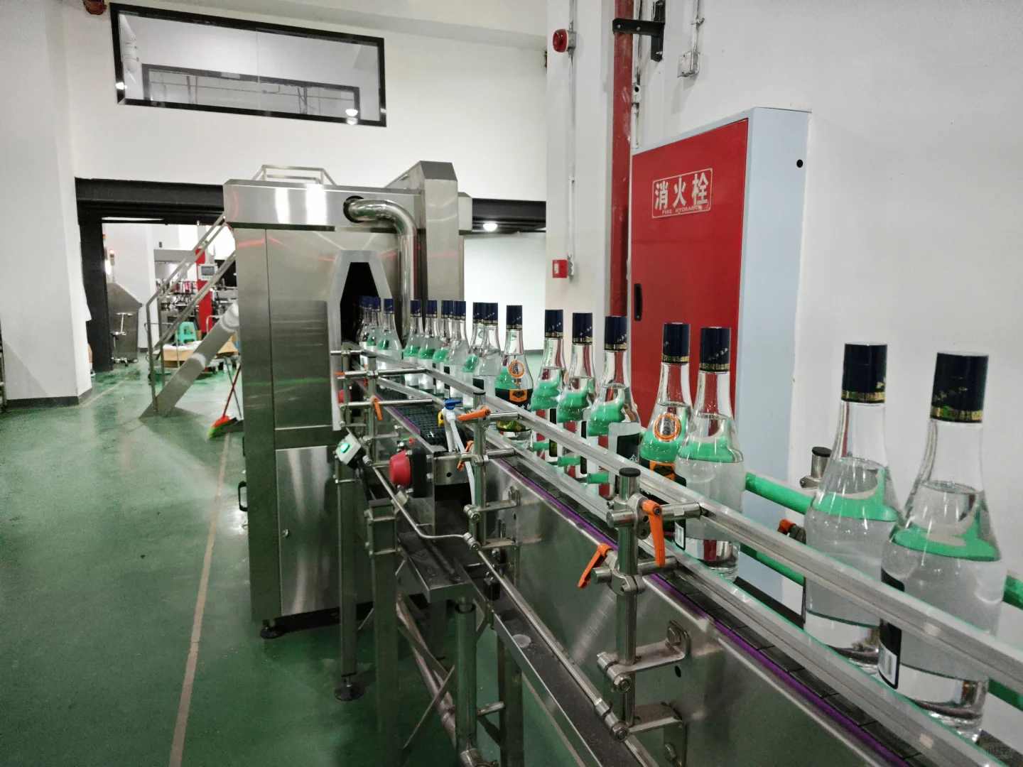 带你参观酒企的酒水包装车间