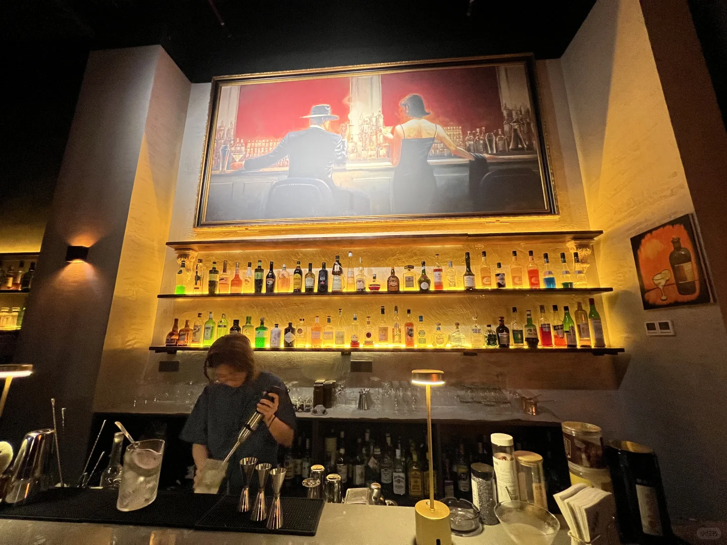 找合伙人歌手或调酒师想开bar