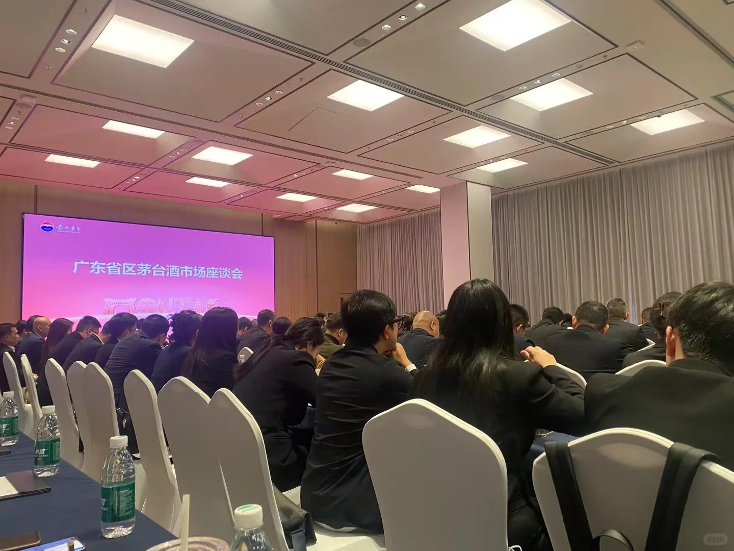 一个茅台专卖店店长都做什么?