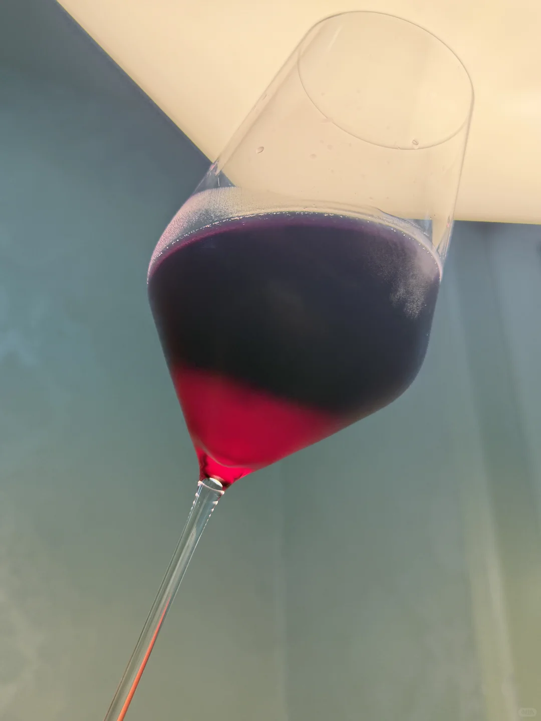 今天品尝广西来的葡萄酒?