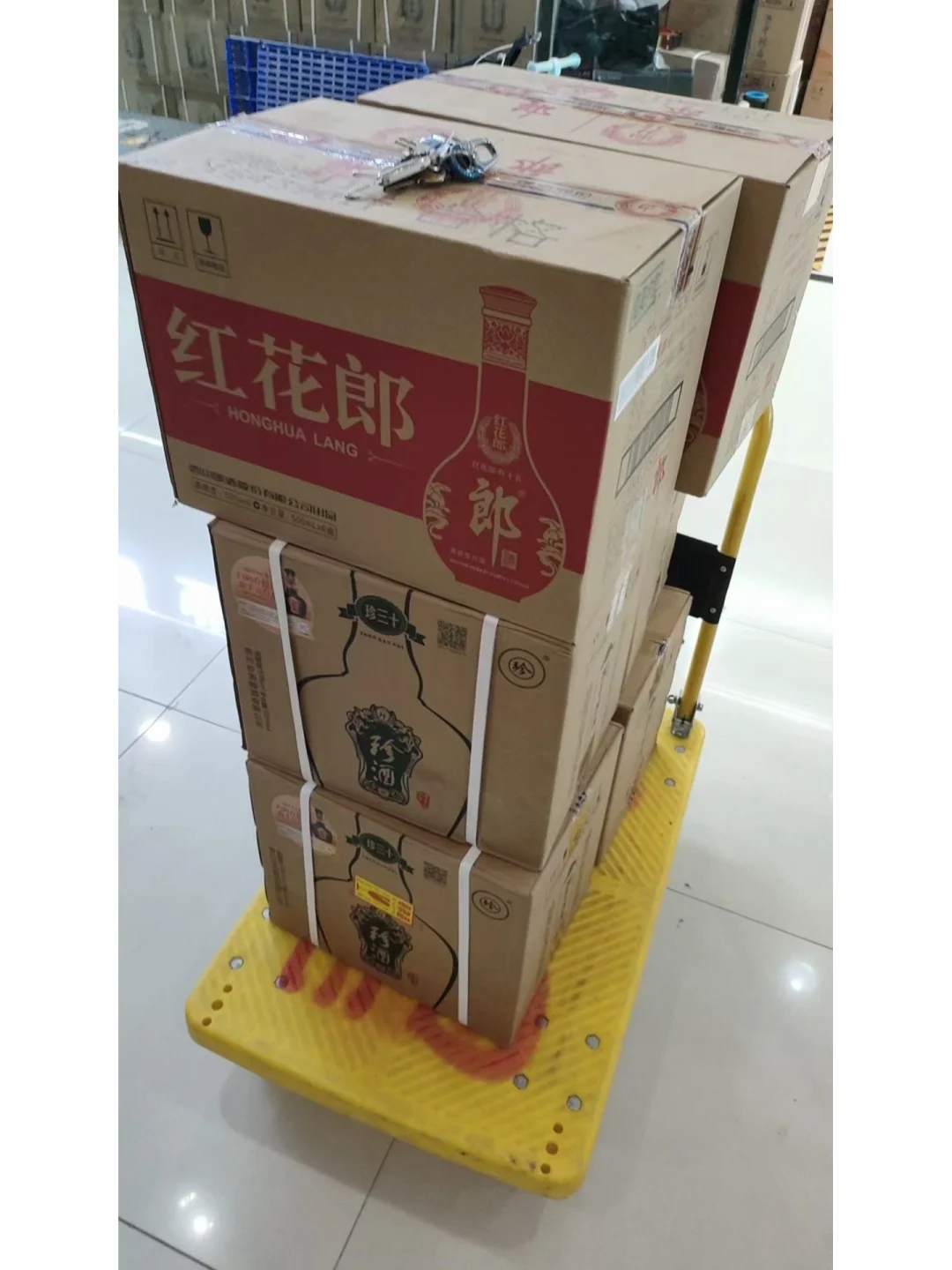 我在百荣世贸商城做全国白酒批发已经十几年