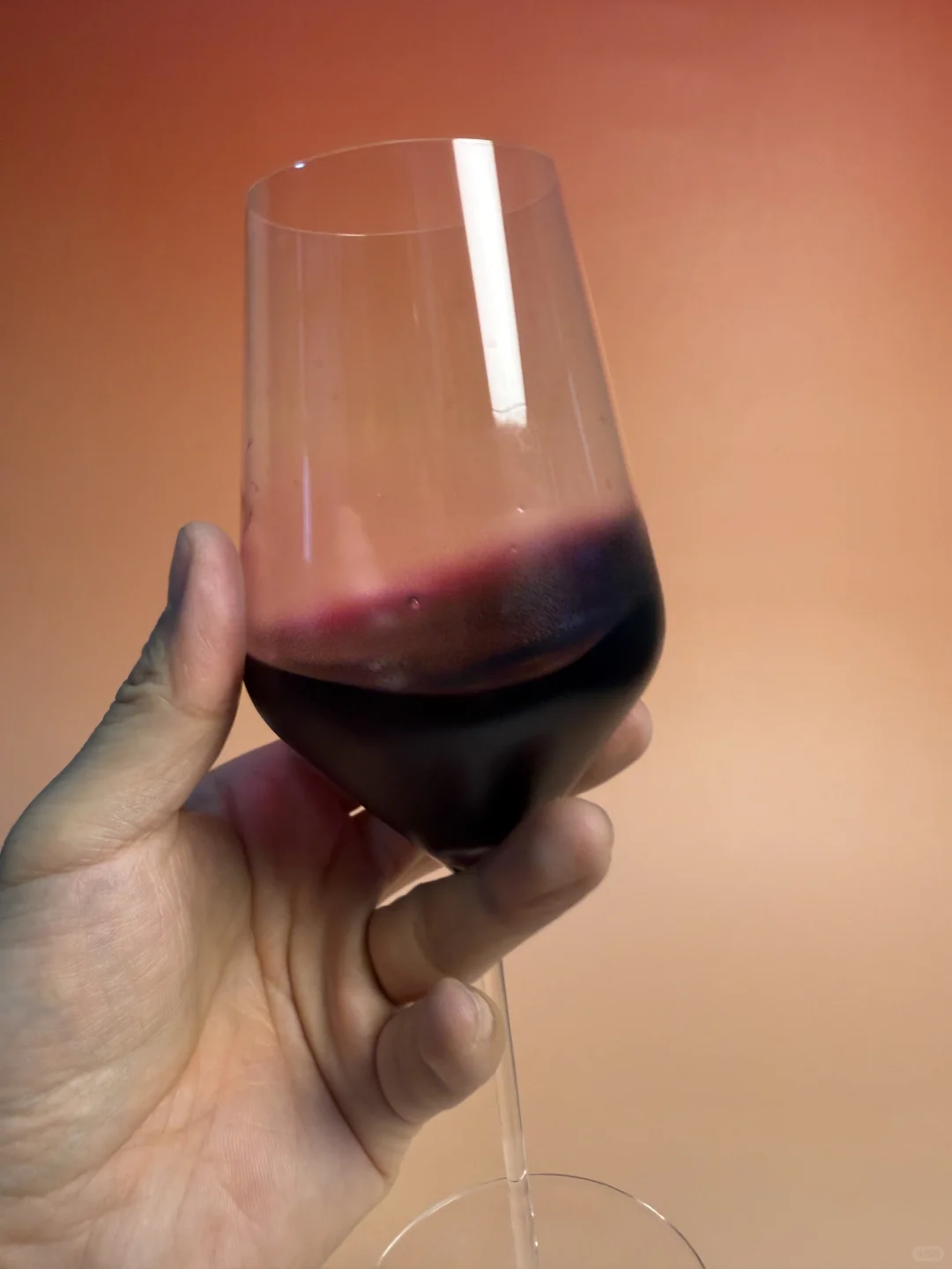 今天品尝广西来的葡萄酒?