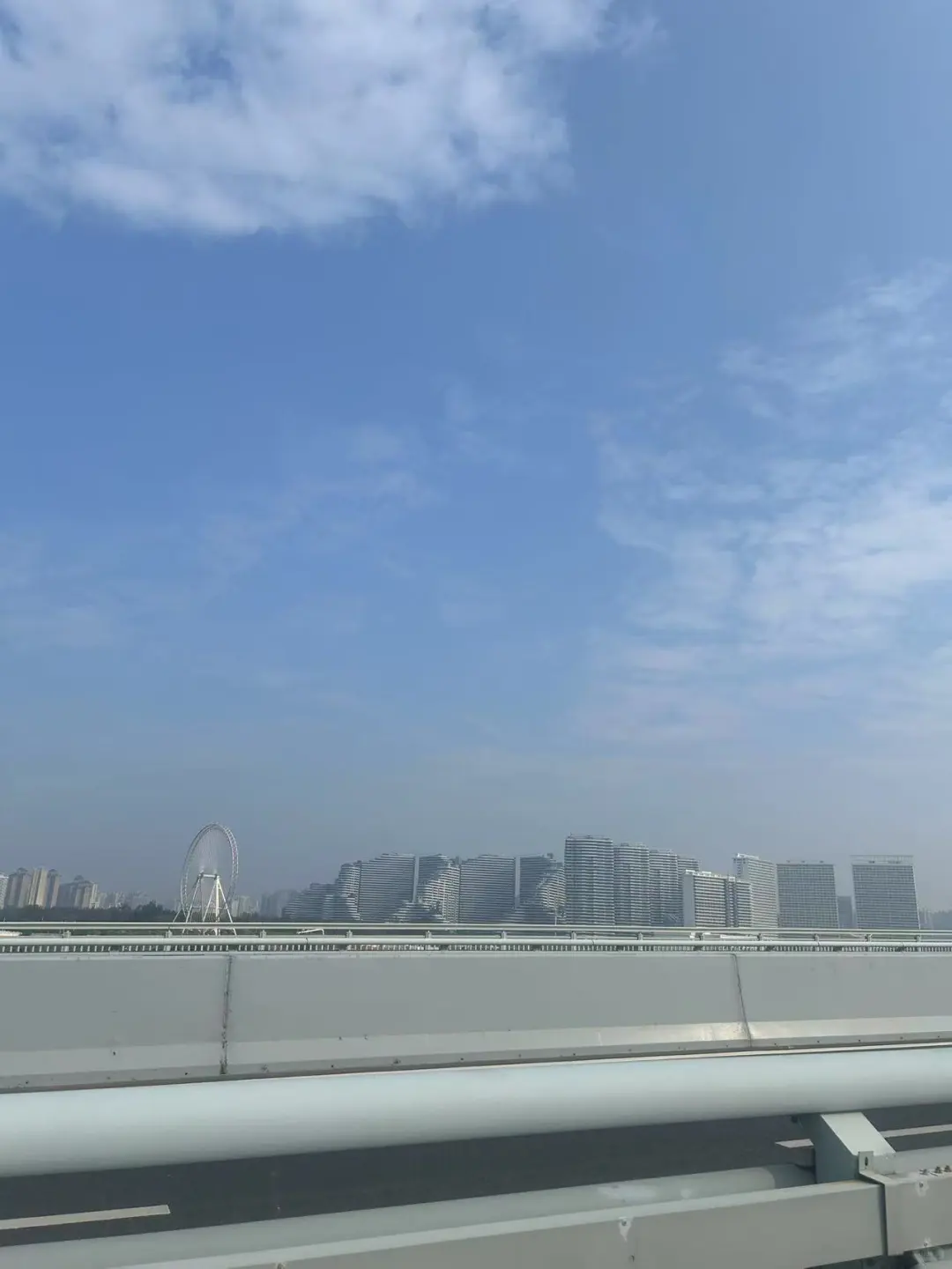 上海招一名红酒店员！
