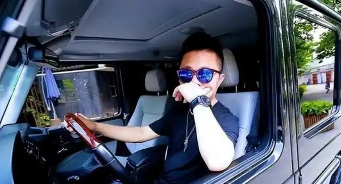 谁家唱歌喝白酒呀