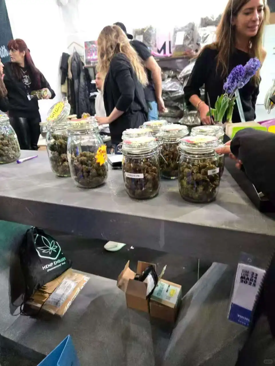闲来无事逛逛烟草展会