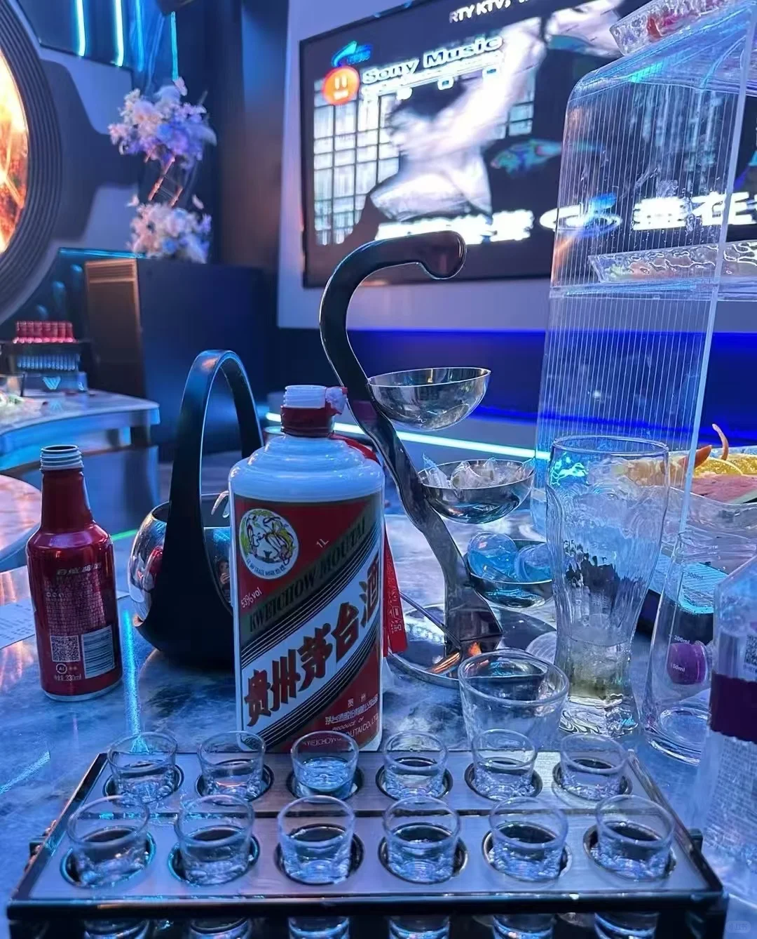 谁家唱歌喝白酒呀