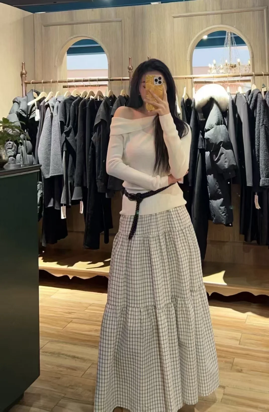 湖州吾悦然彩女装招聘啦