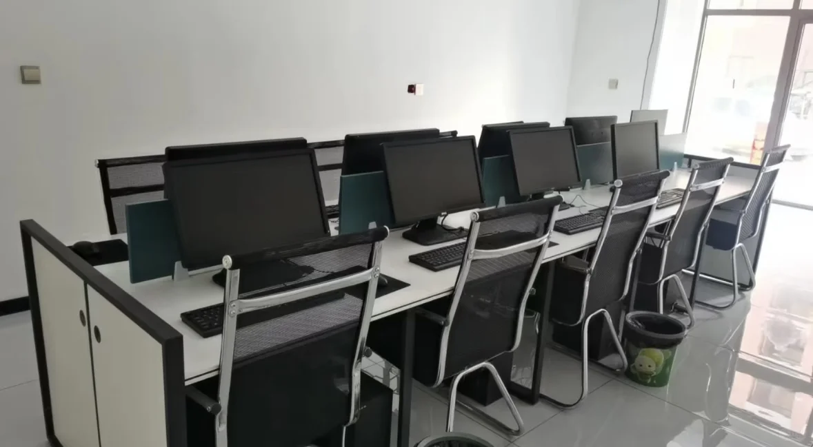 办公室文员招聘中