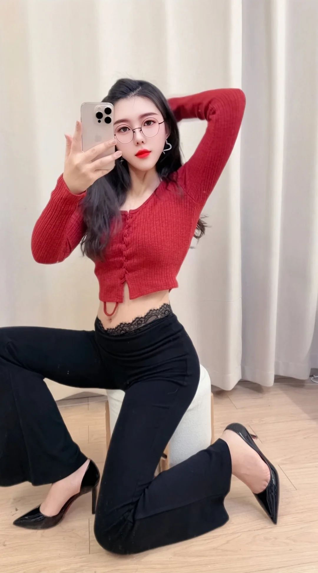 每日穿搭，经典的红黑配色也太美了??
