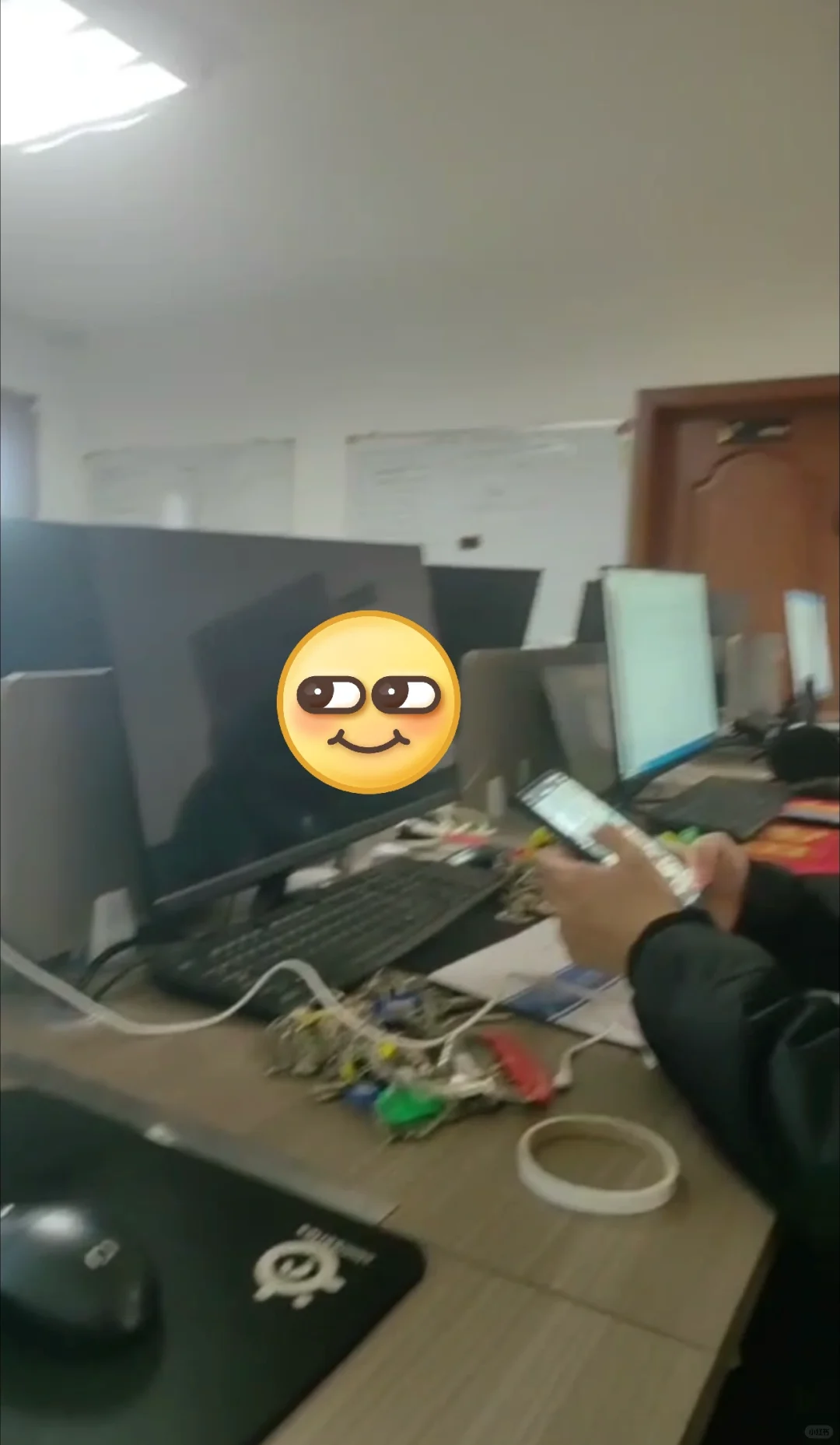 没人愿意干这随时摸鱼的好工作吗
