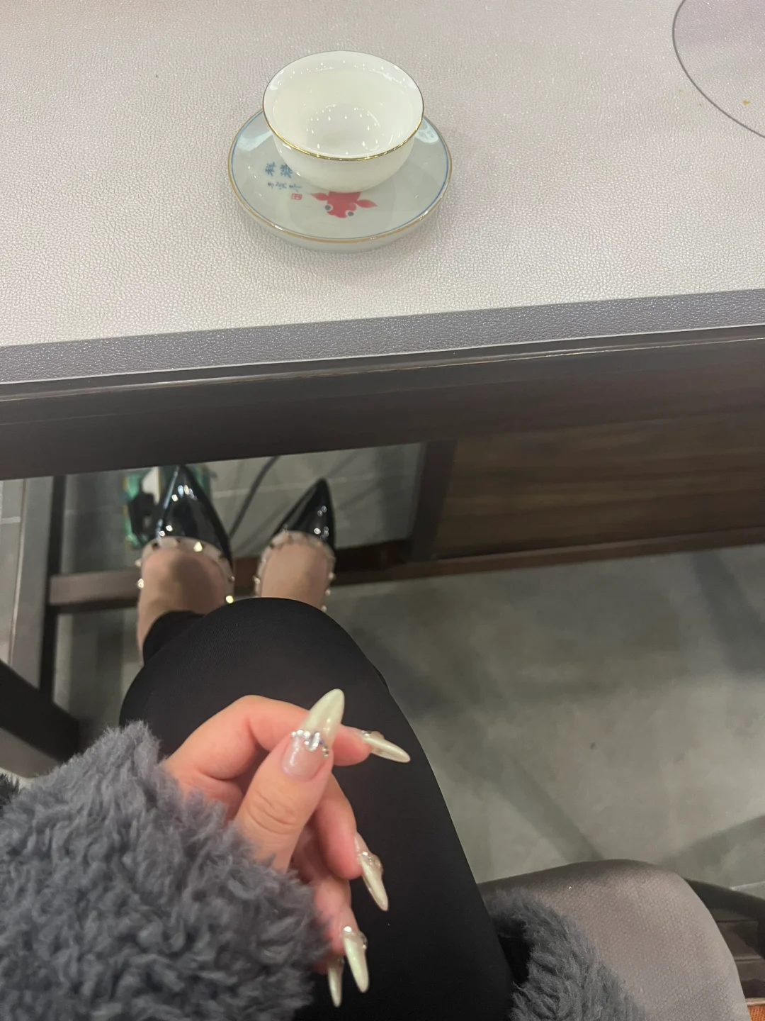 北京招聘要求女孩 日结算300/小时 包住